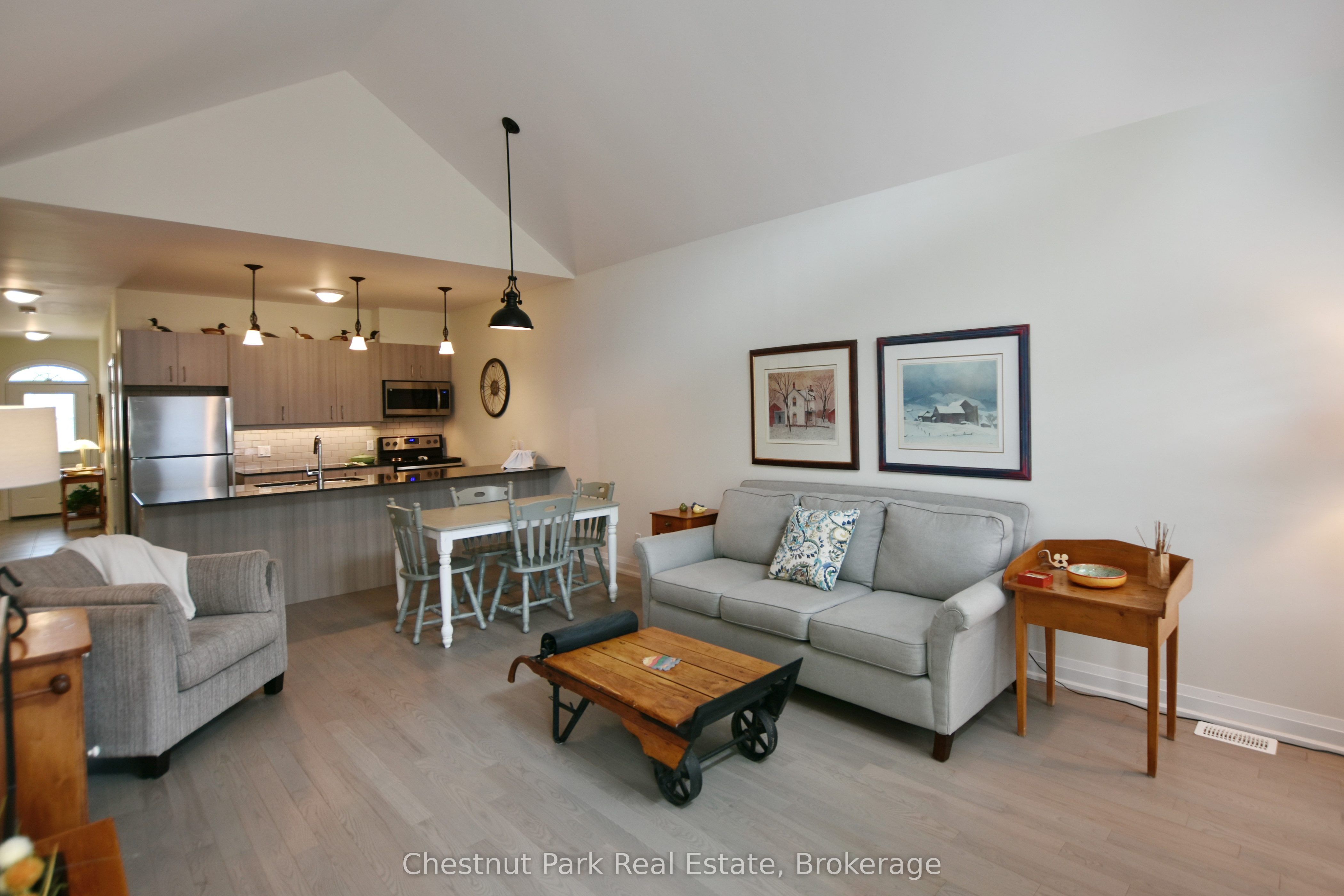 18 Sutton Lane, Collingwood, ON L9Y 0Z6