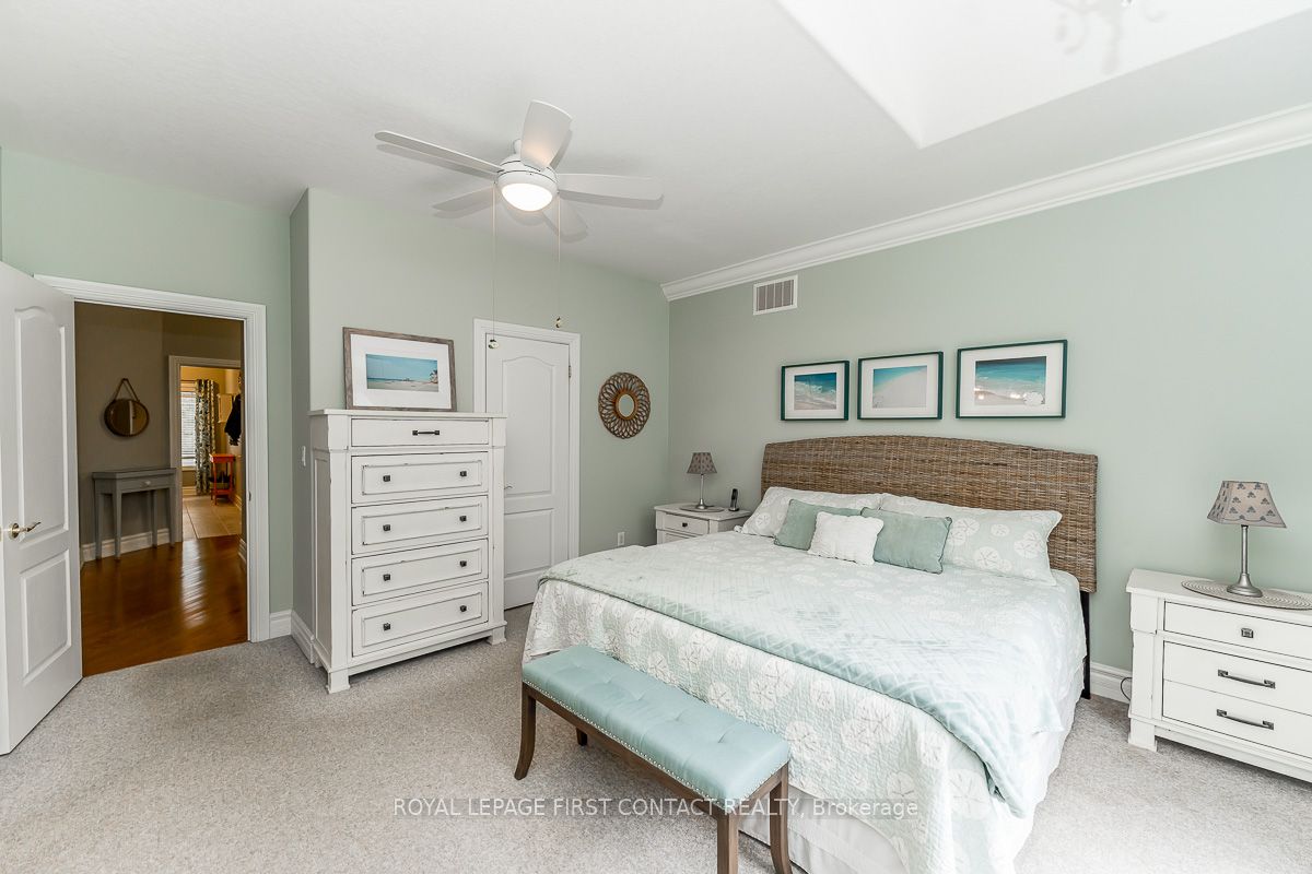 72 Luella Boulevard, Springwater, ON L9X 0C3