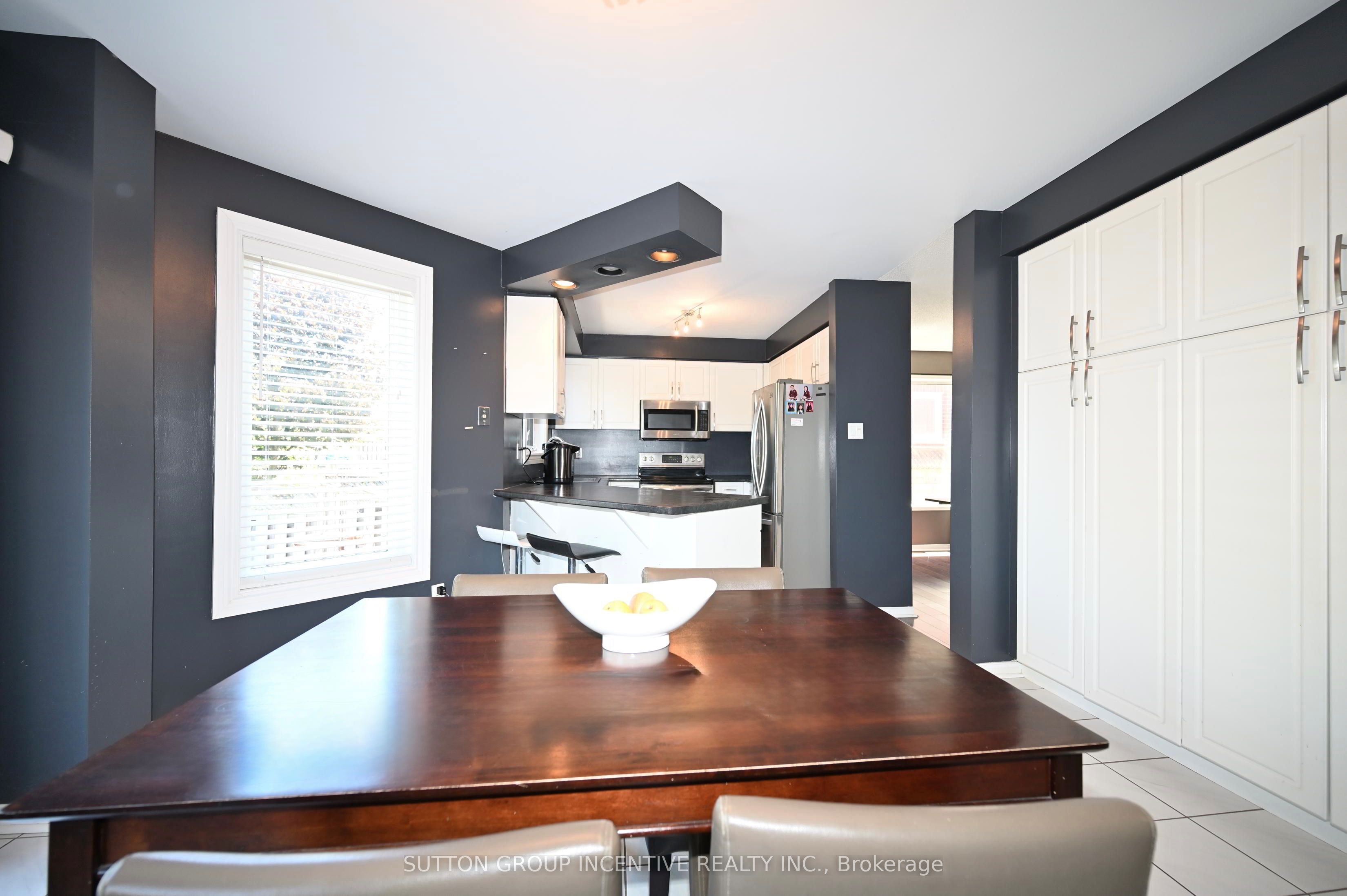 98 CARDINAL Street, Barrie, ON L4M 6E3