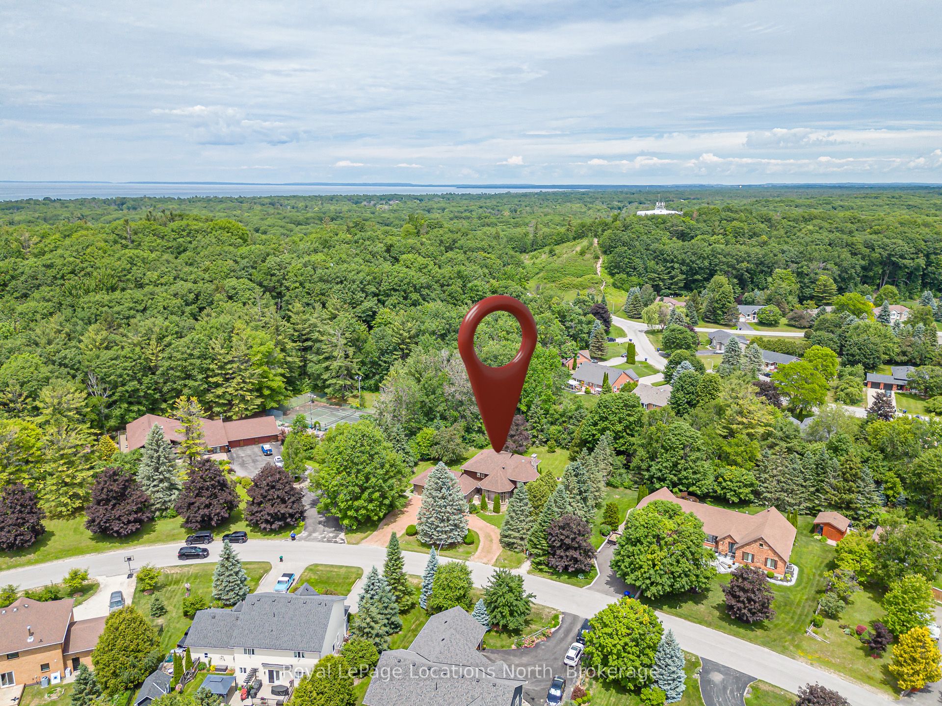 44 Kelley Crescent, Wasaga Beach, ON L9Z 1J3