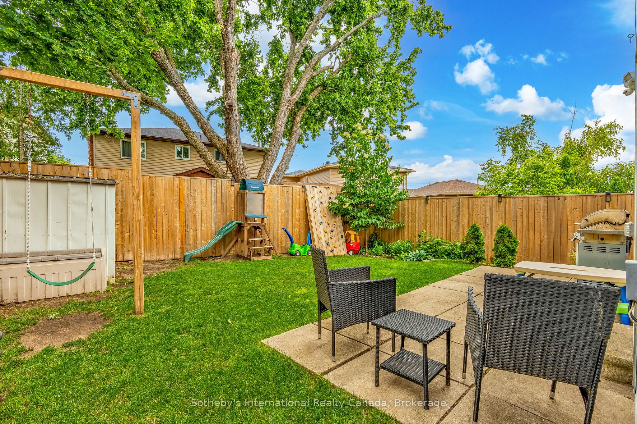 23 Carr Drive, Barrie, ON L4N 6M9