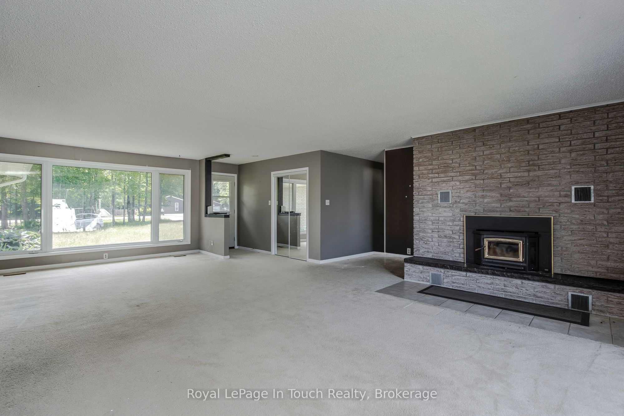 740 Balm Beach Road E, Midland, ON L4R 4K4