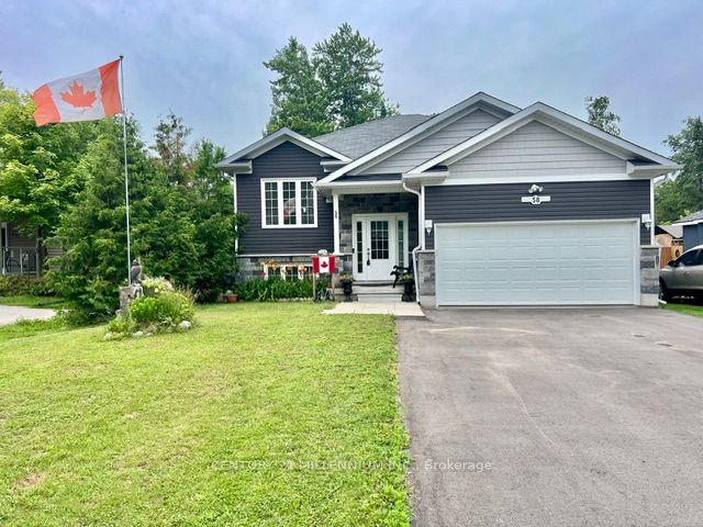 58 60th Street S, Wasaga Beach, ON L9Z 1W8