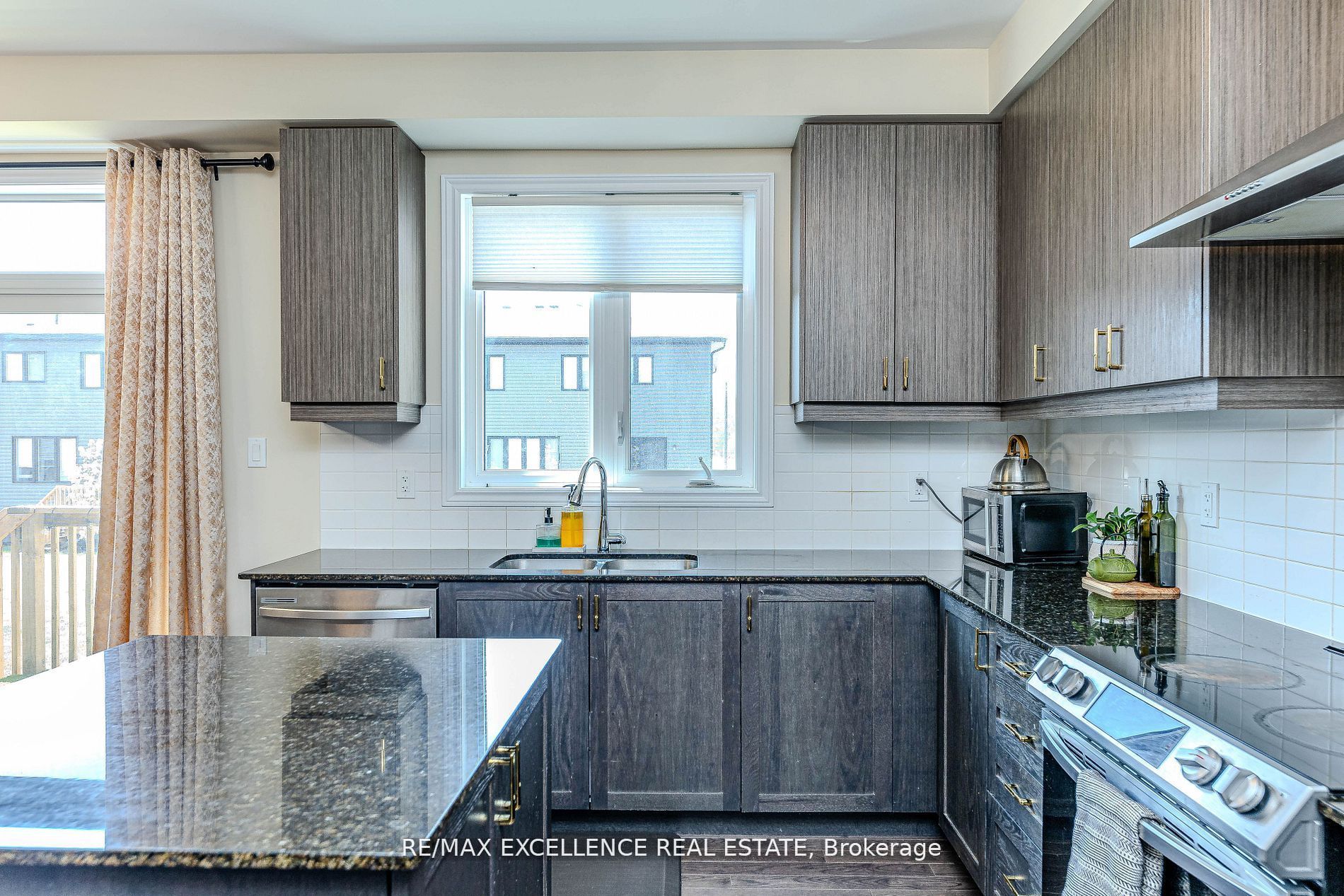 80 Berkely Street, Wasaga Beach, ON L9Z 0K5