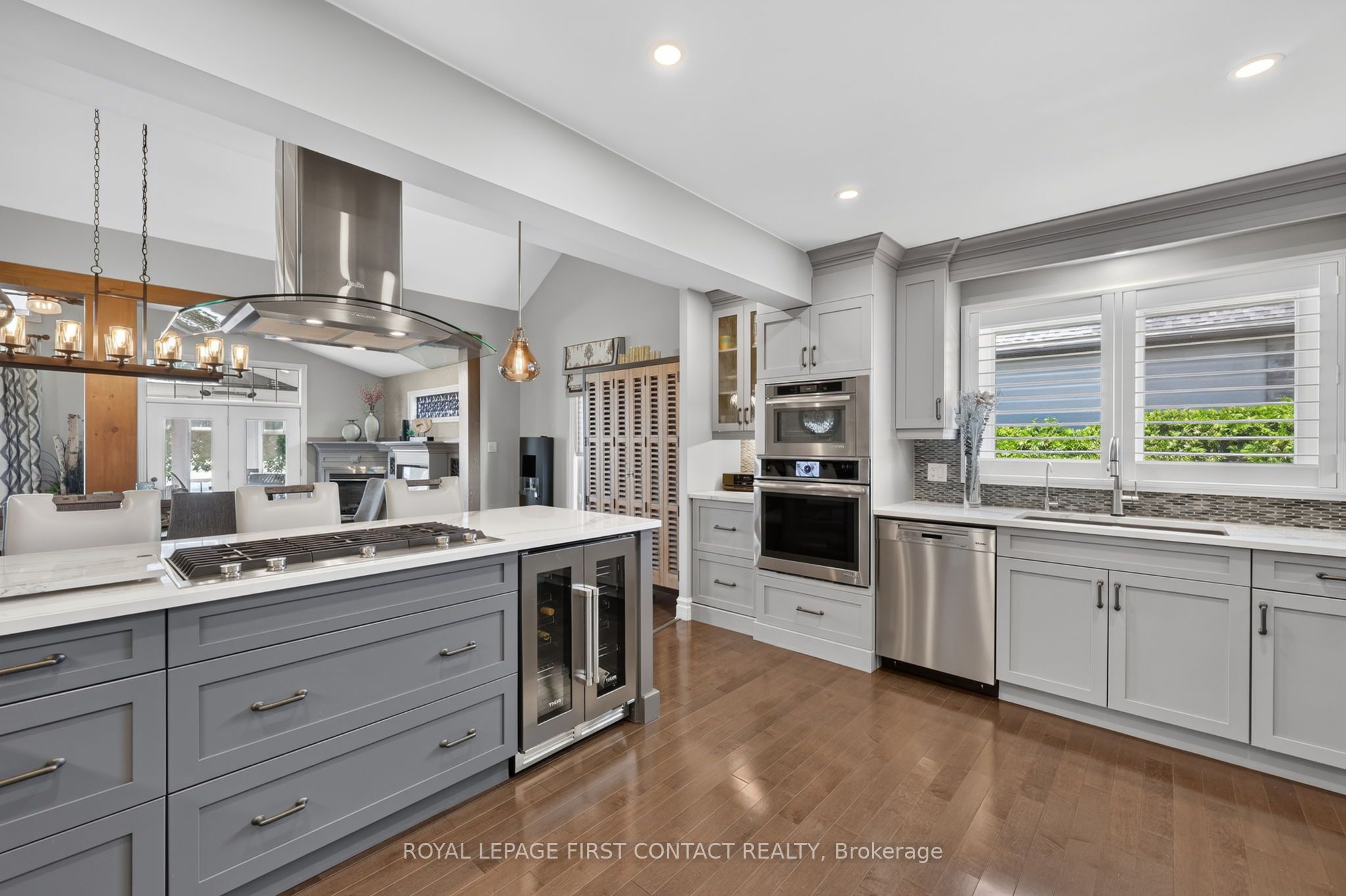 167 Lakeshore Road W, Oro-Medonte, ON L0L 2E0