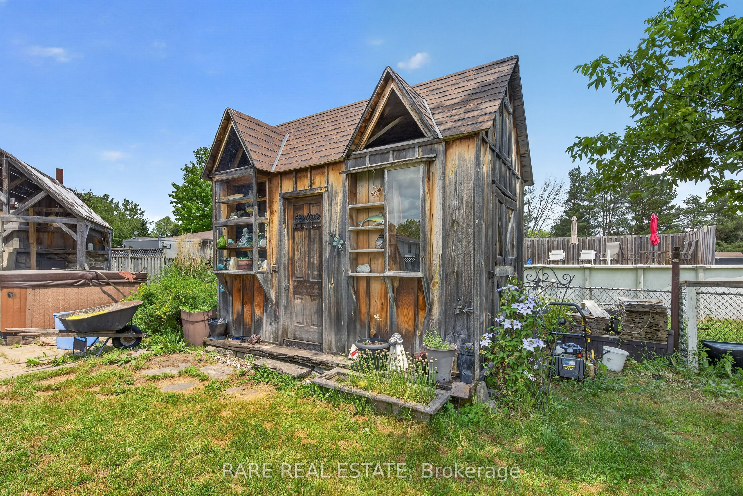 25 Edgewood Crescent, Clearview, ON L0M 1N0