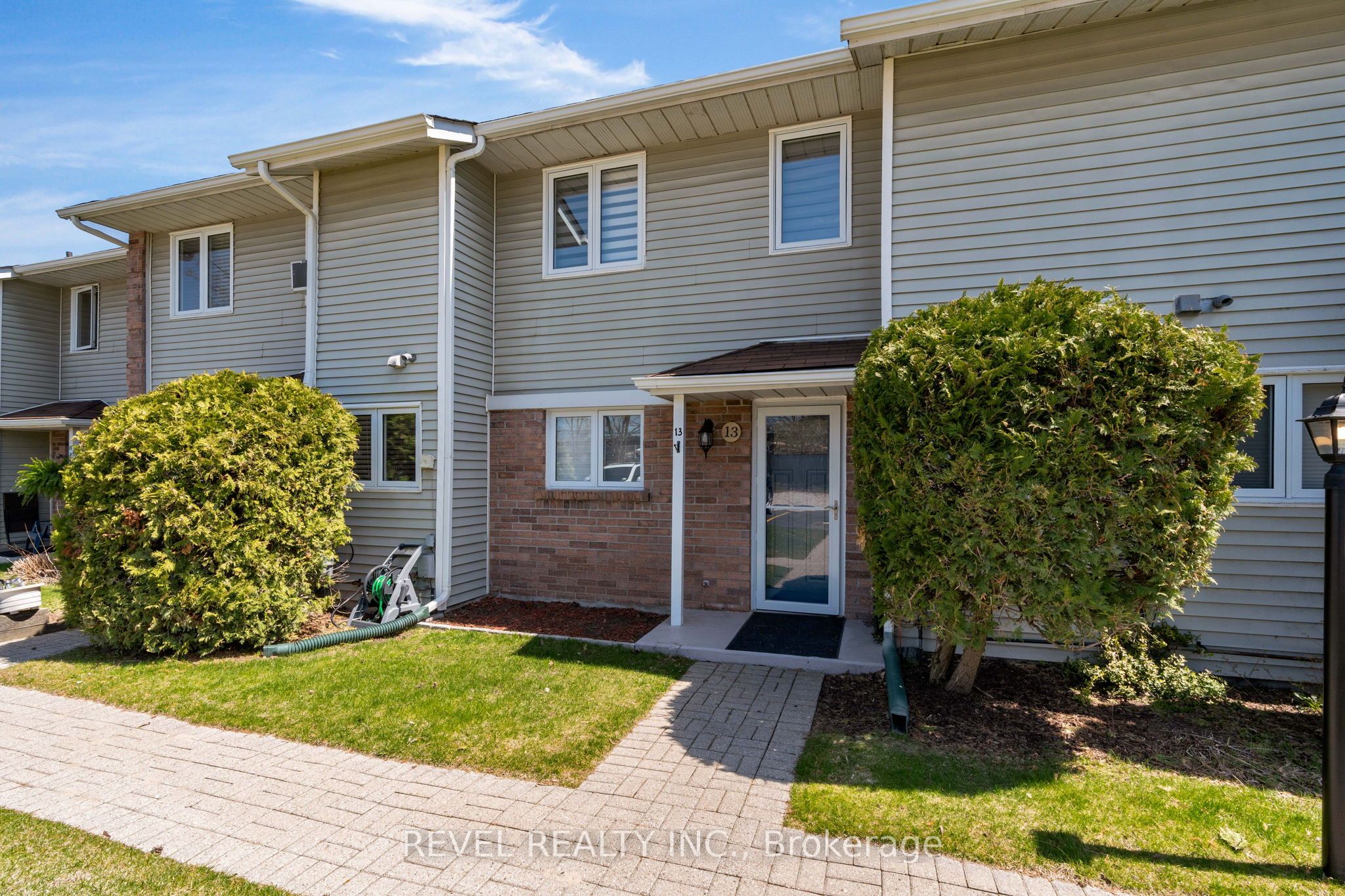 39 28th Street S 13, Wasaga Beach, ON L9Z 2E4