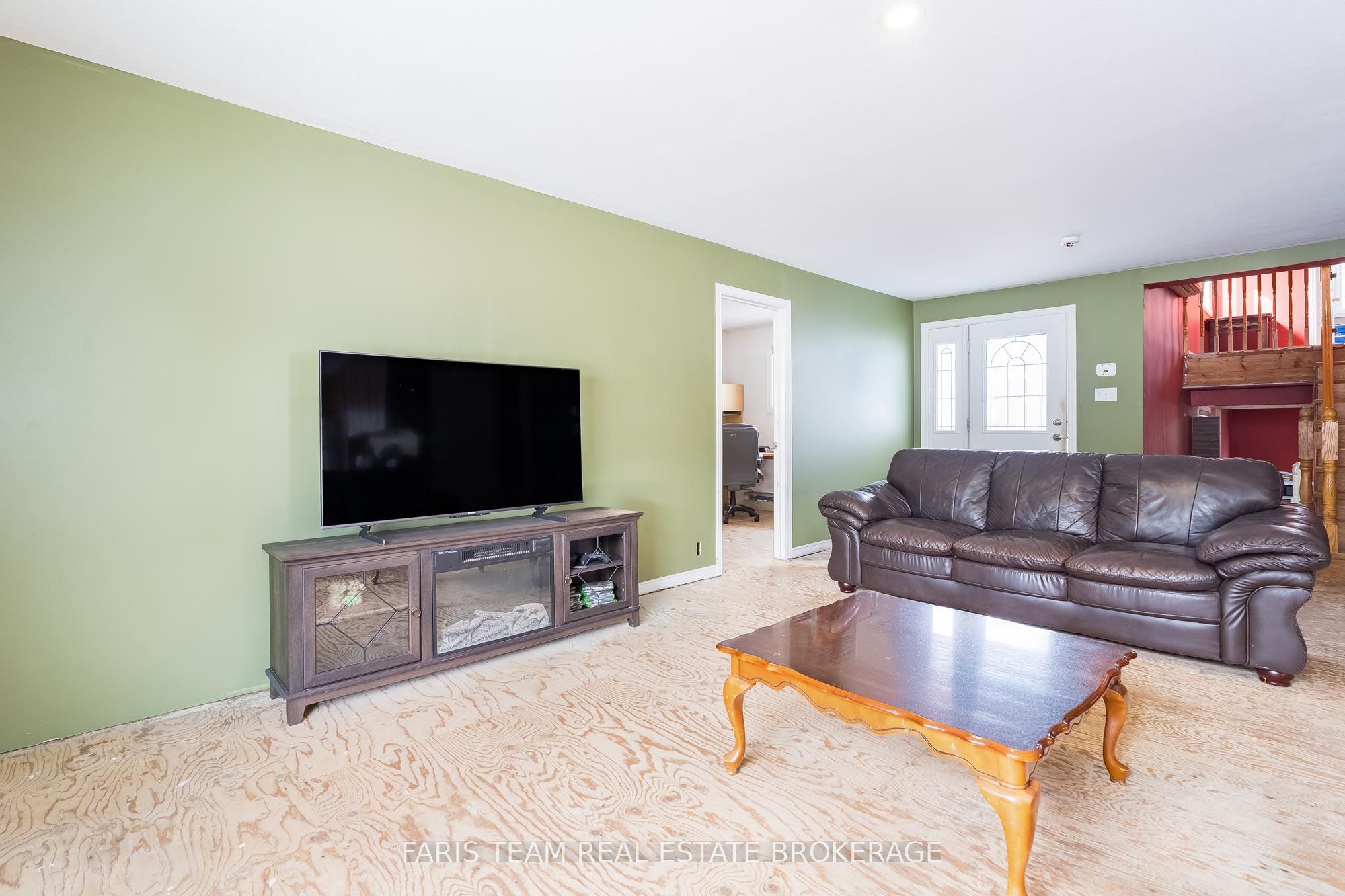 1008 Rainbow Valley Road W, Springwater, ON L0L 2K0