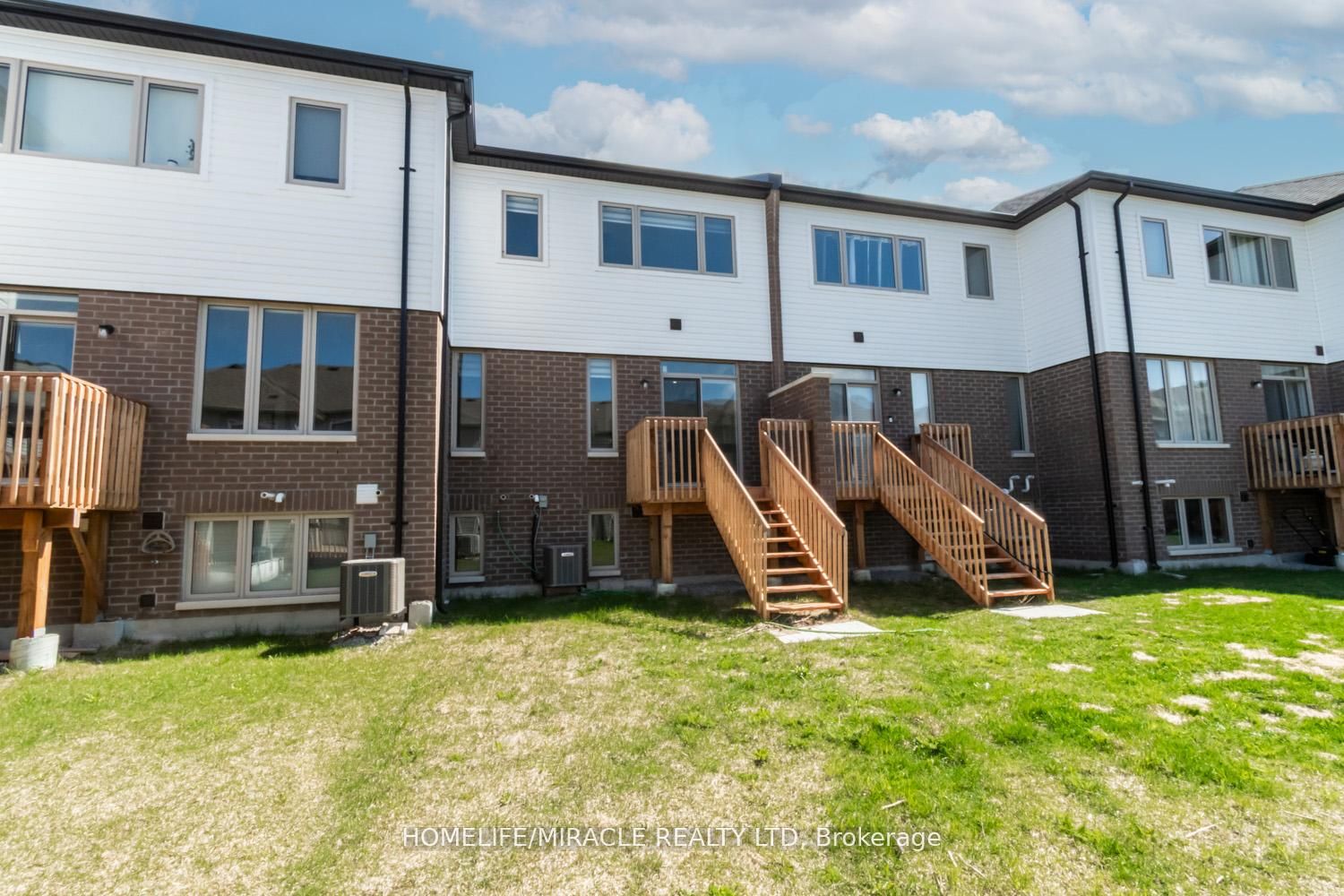 34 Valleybrook Road, Barrie, ON L9J 0L4