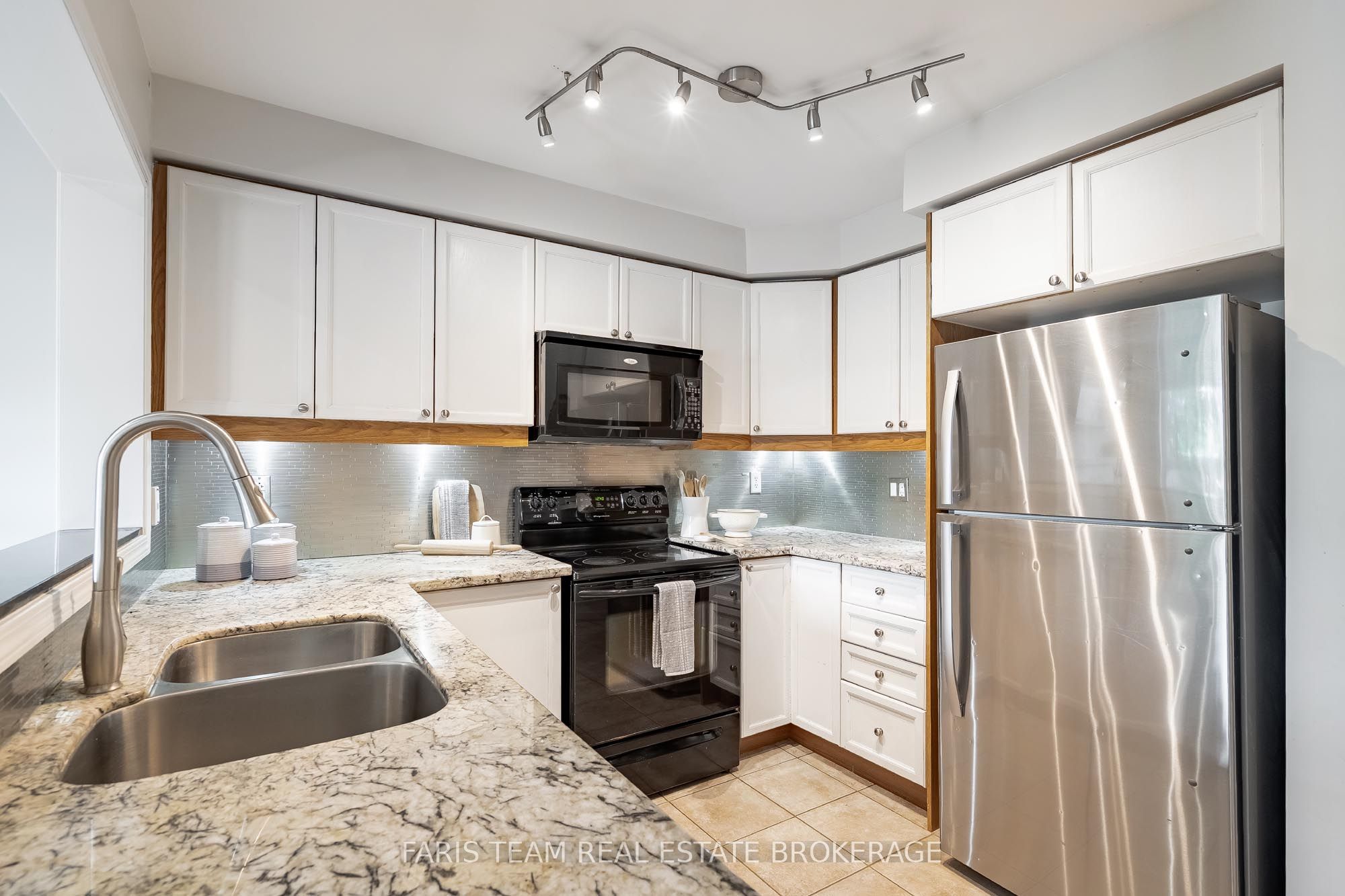 57 Winchester Terrace, Barrie, ON L4M 0C8