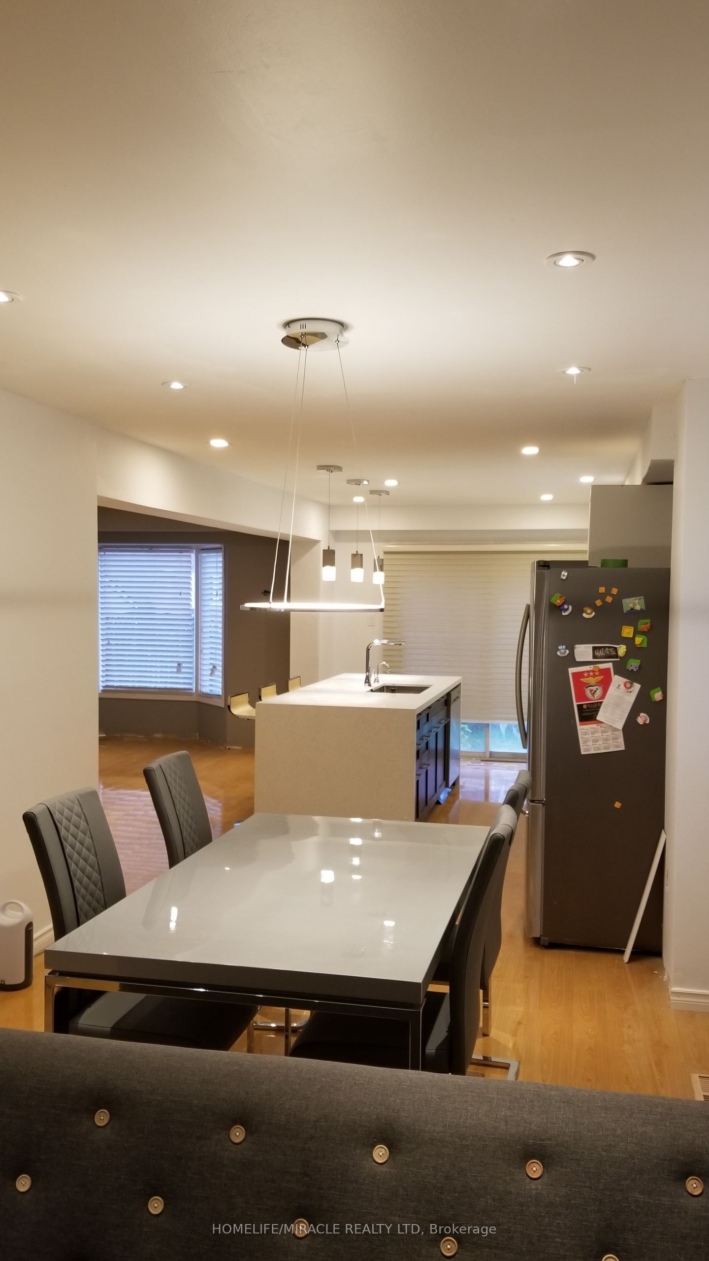 487 Wallenberg Crescent, Mississauga, ON L5B 3M2