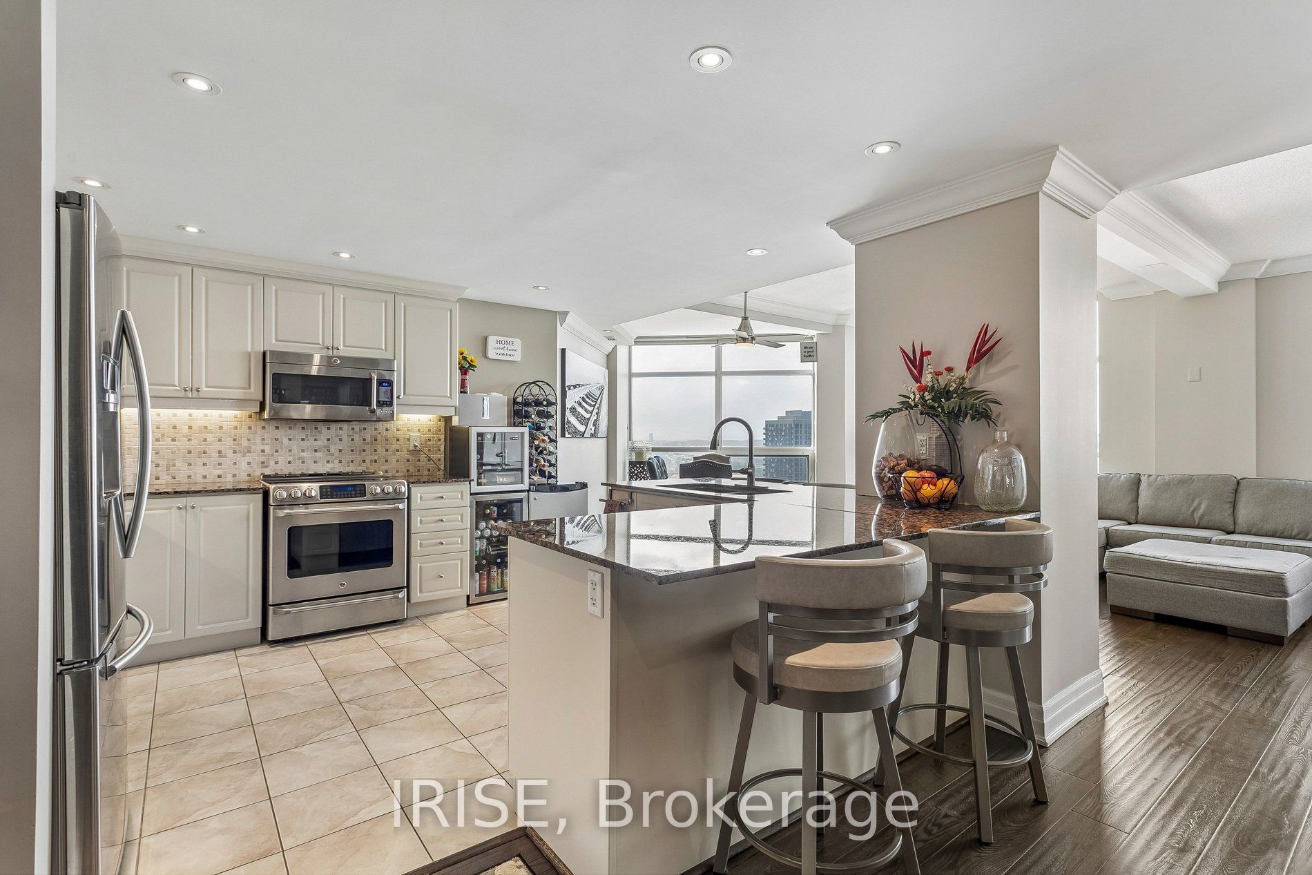 9 George Street PH01, Brampton, ON L6Y 0T6