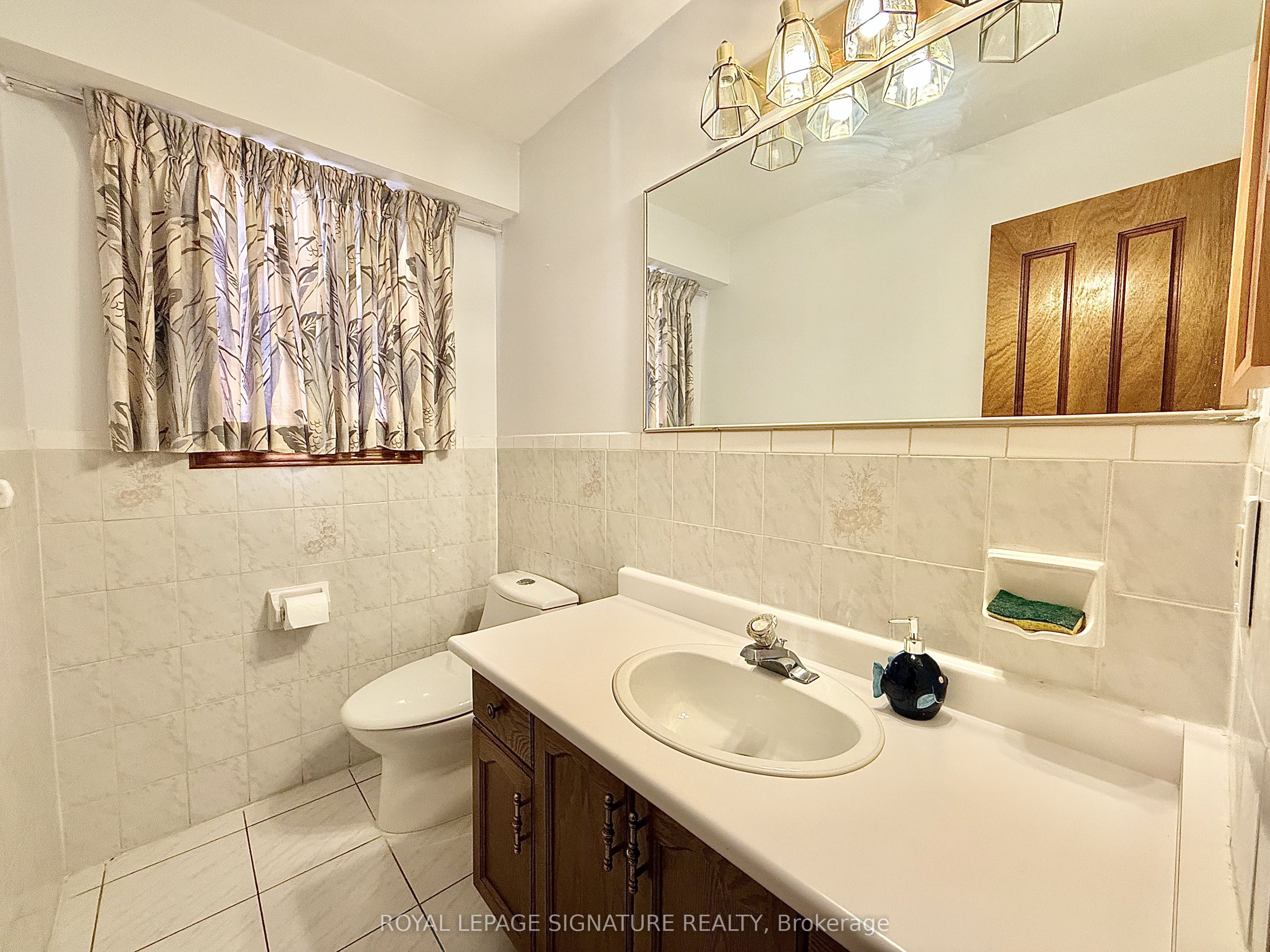 132 Glenn Hawthorne Boulevard, Mississauga, ON L5R 2K7