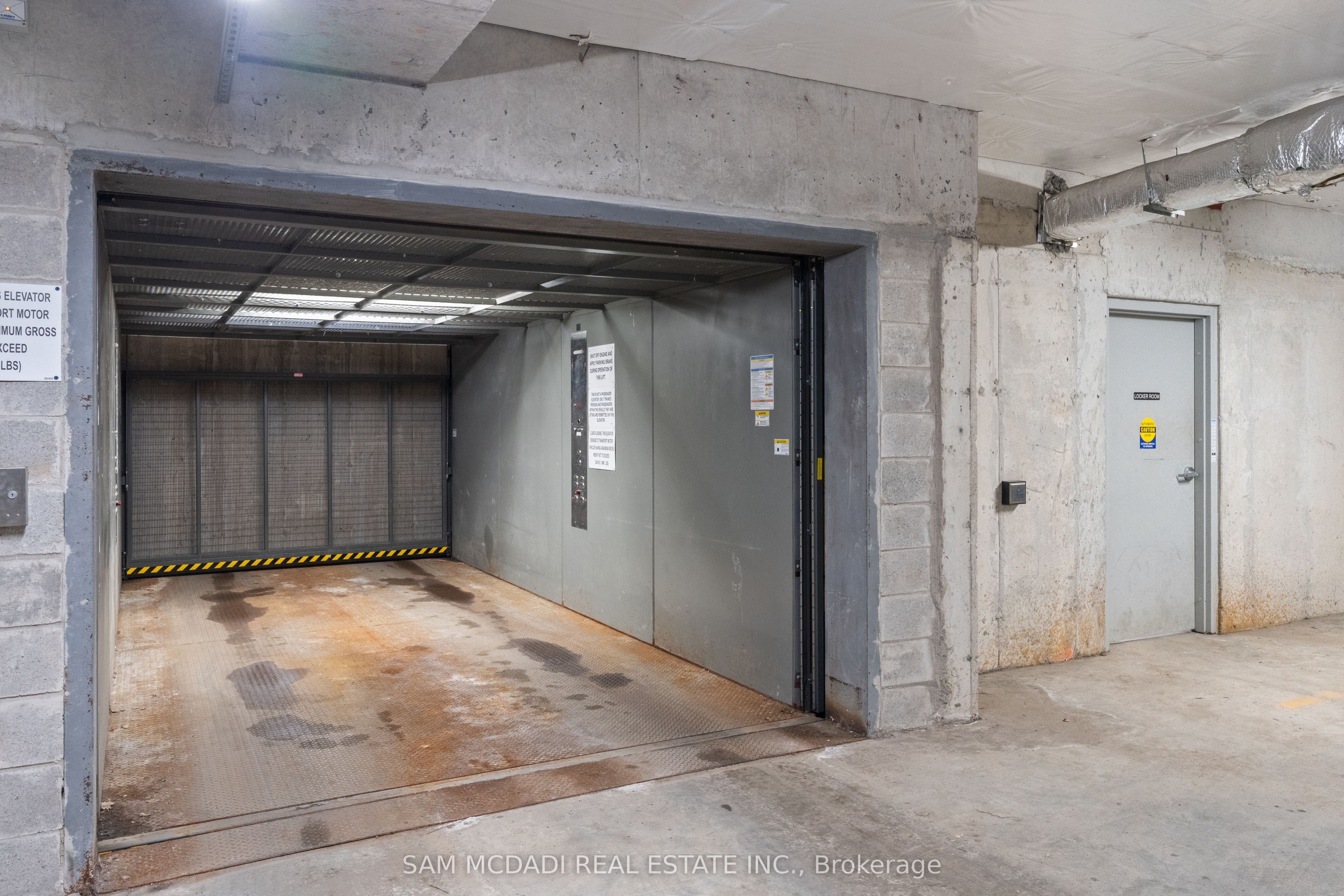 215 Broadway Street 308, Mississauga, ON L5M 1J1