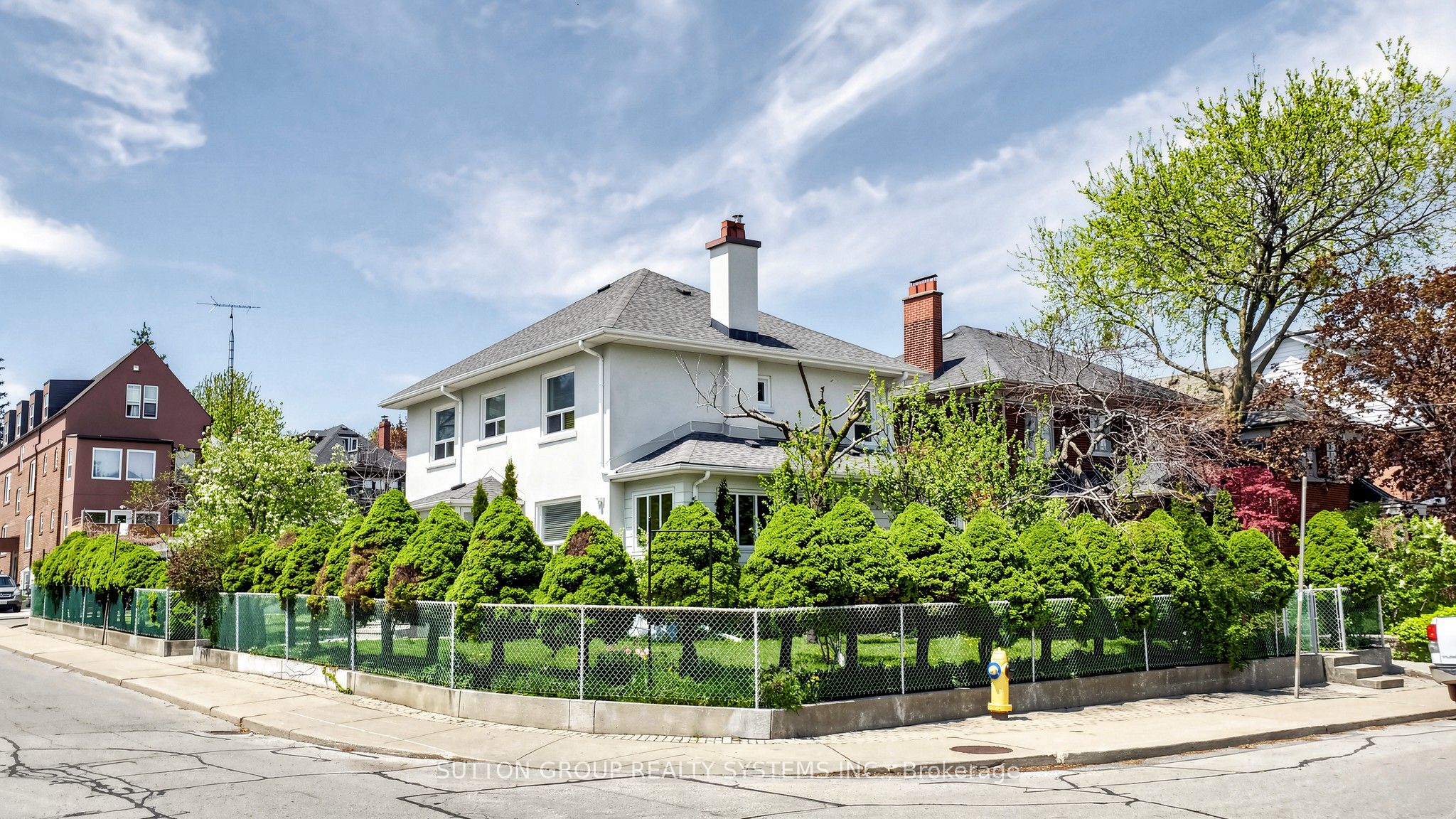 114 Rosemount Avenue, Toronto, ON M6H 2M7