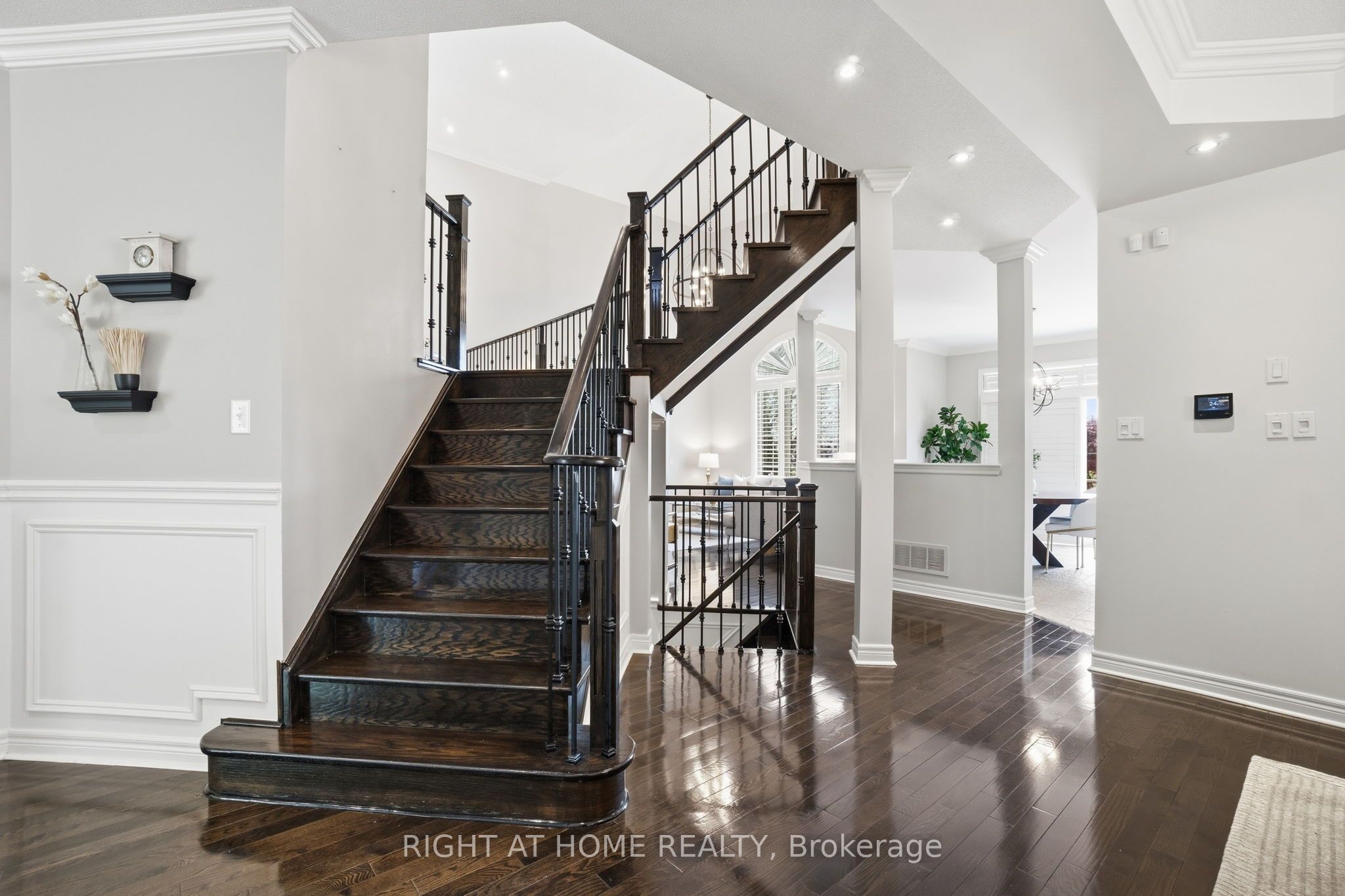 2461 Whistling Springs Crescent, Oakville, ON L6M 5G4