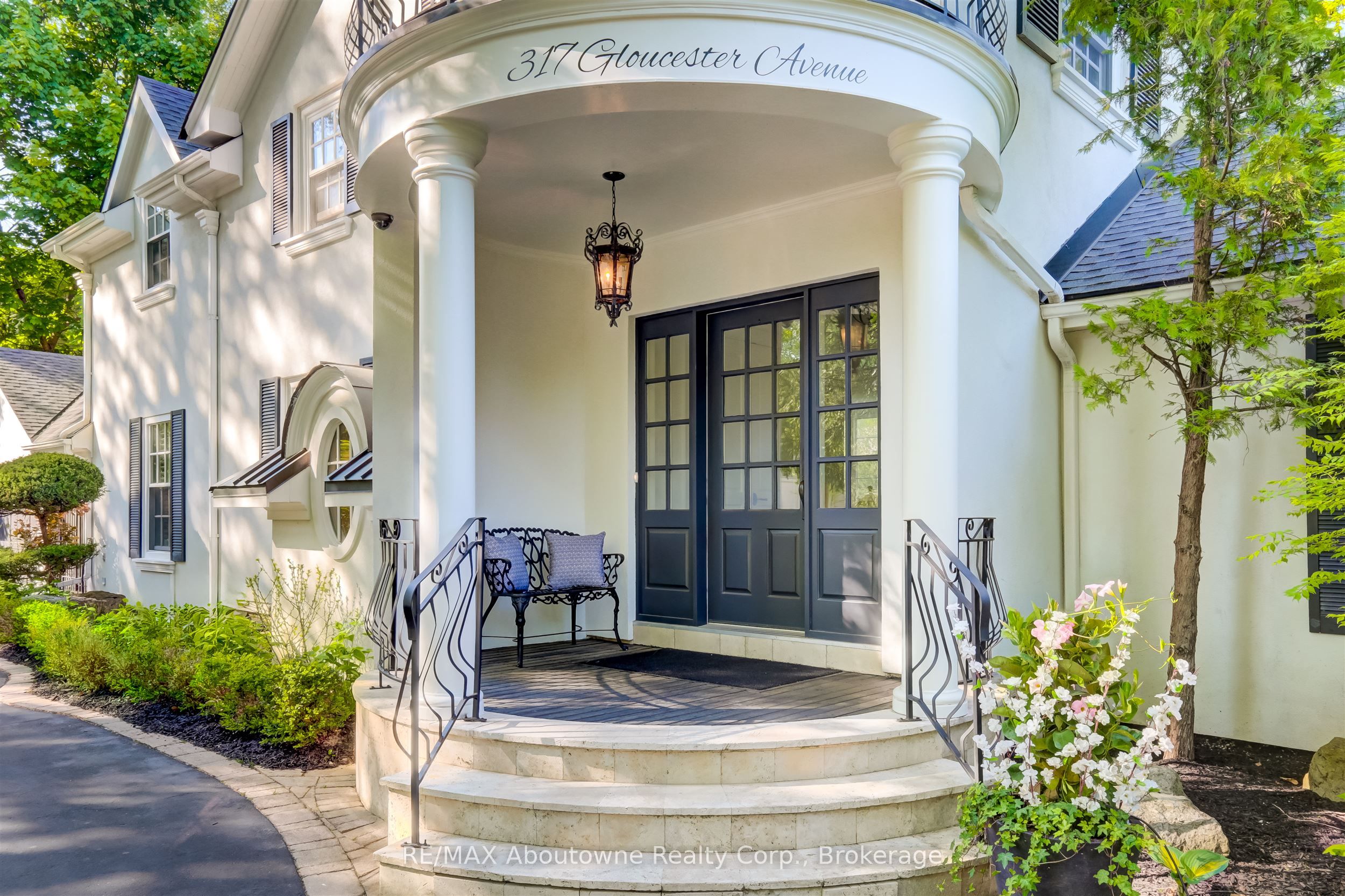 317 Gloucester Avenue, Oakville, ON L6J 3W8