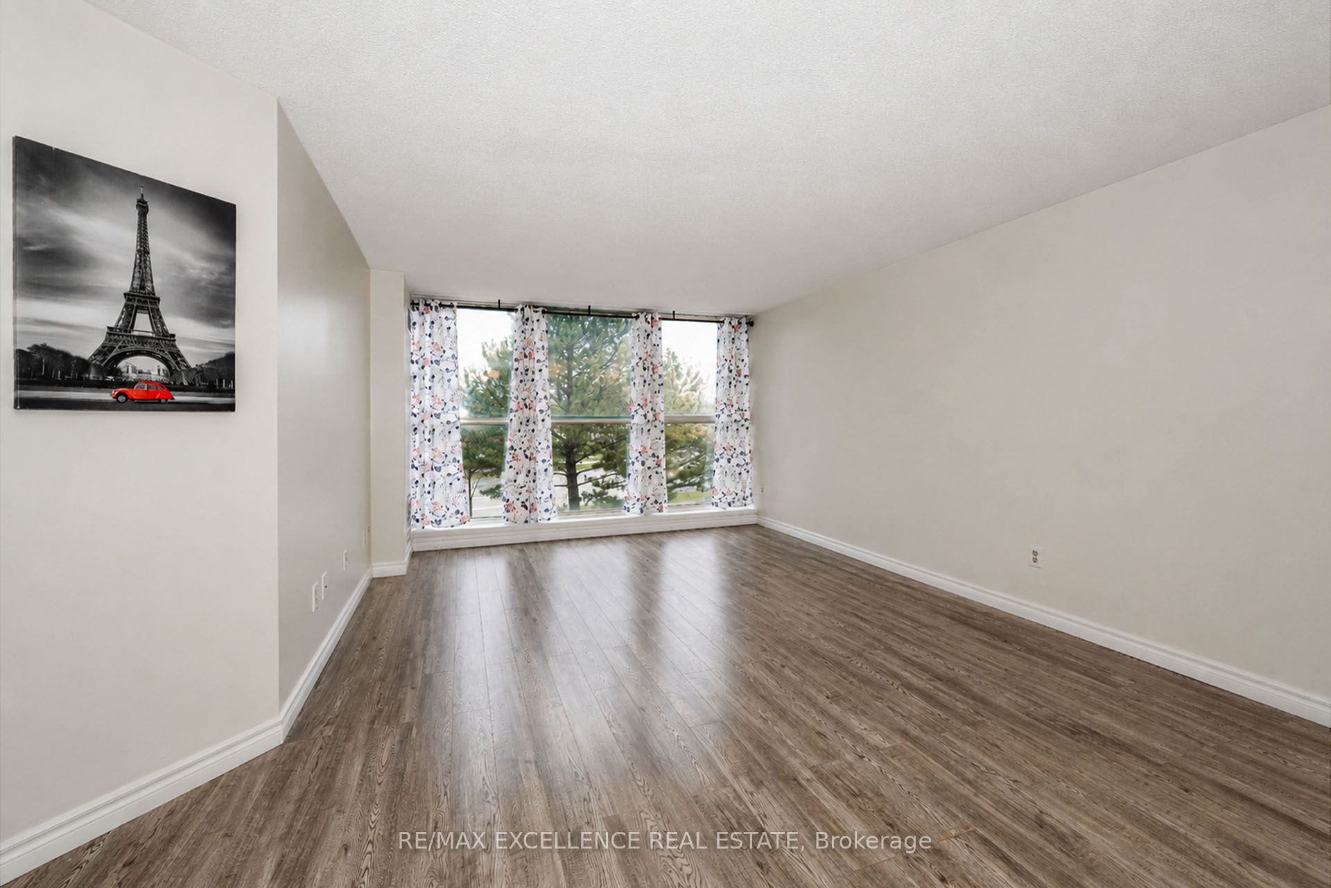 4205 Shipp Drive 202, Mississauga, ON L4Z 2Y9