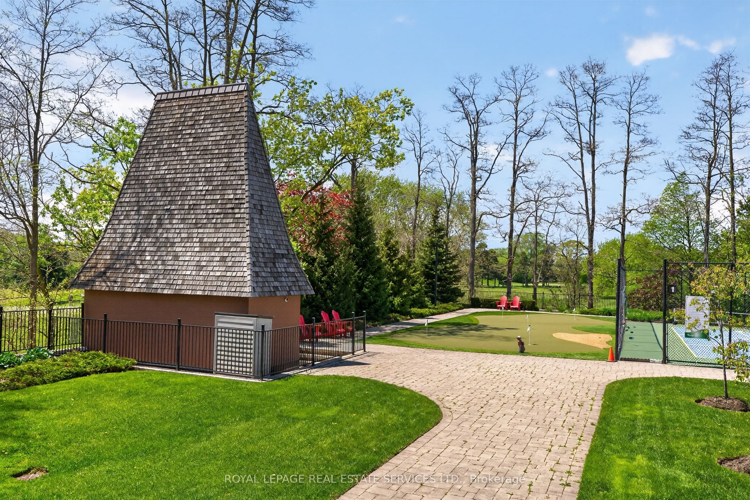 1400 Dixie Road 110, Mississauga, ON L5E 3E1