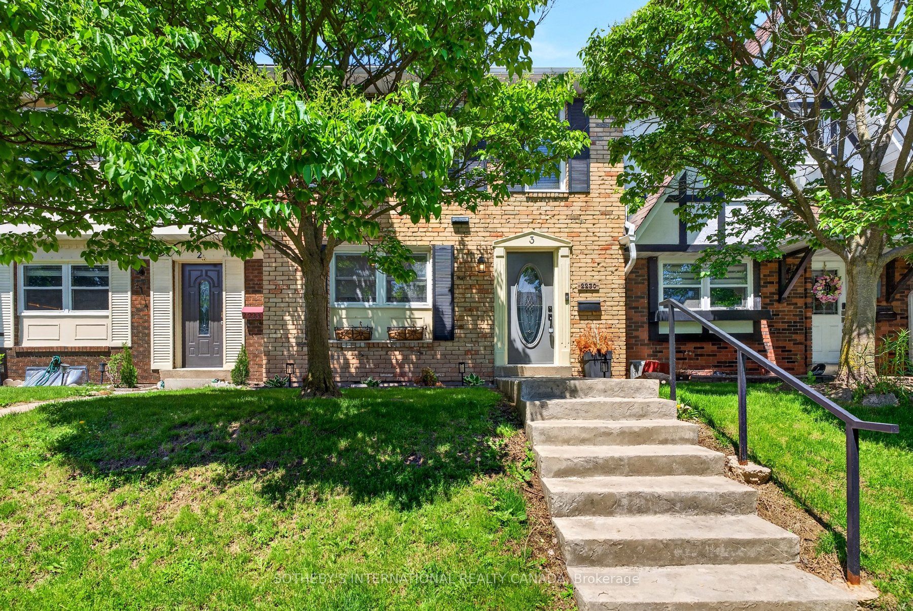2230 Upper Middle Road 3, Burlington, ON L7P 2Z9