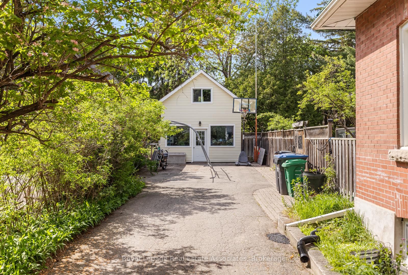 1807 Balsam Avenue, Mississauga, ON L5J 1L3