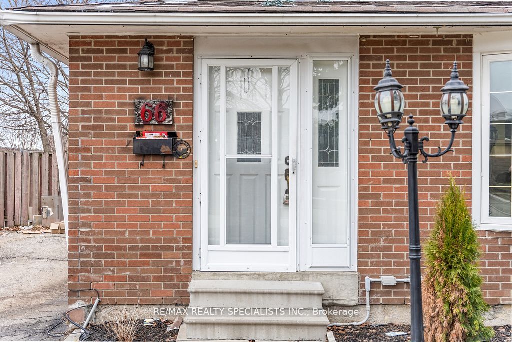 66 Avening Drive, Toronto, ON M9V 1Y1