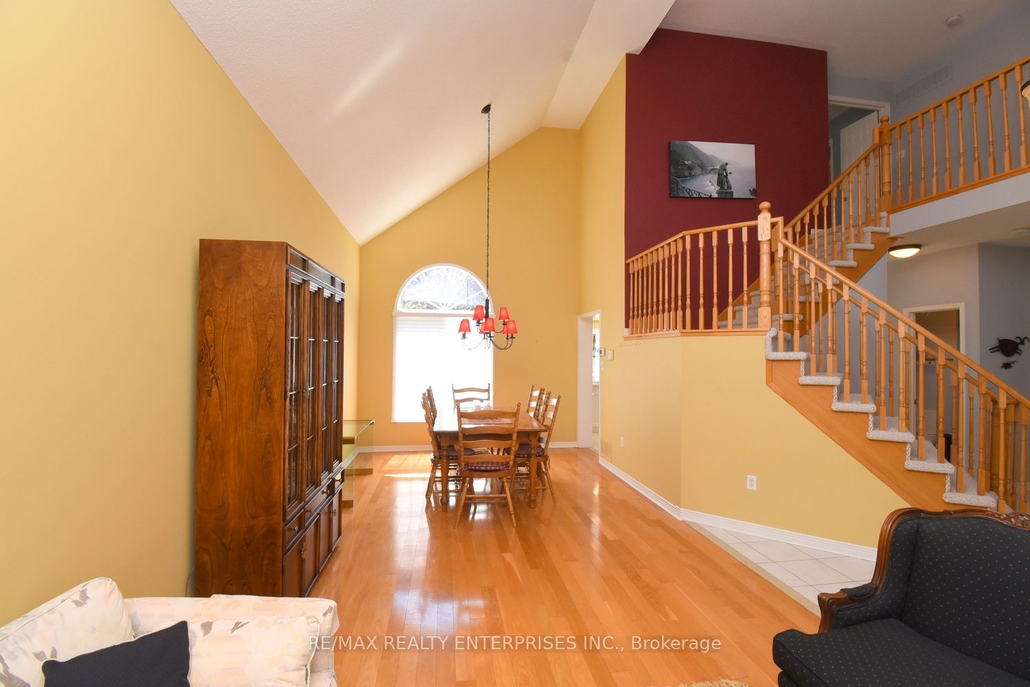 2158 Country Club Drive, Burlington, ON L7M 4B1