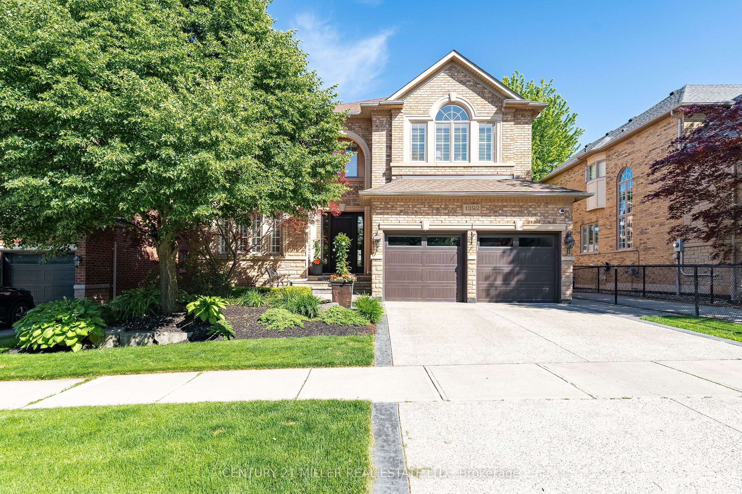 1392 Clearwater Crescent, Oakville, ON L6H 7J5