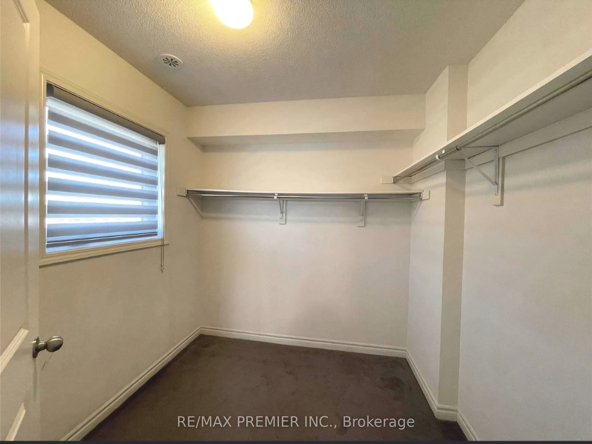 2255 Mcnab Lane 1, Mississauga, ON L5J 0B3