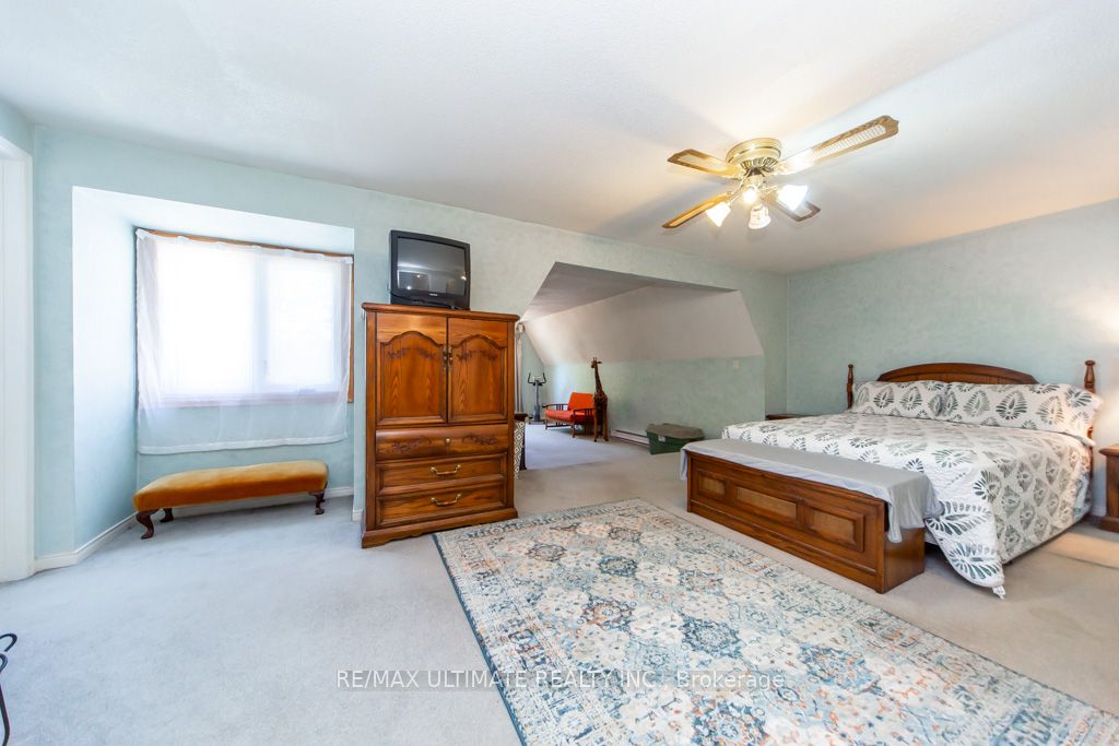 3 Aron Drive, Brampton, ON L6Y 2S3