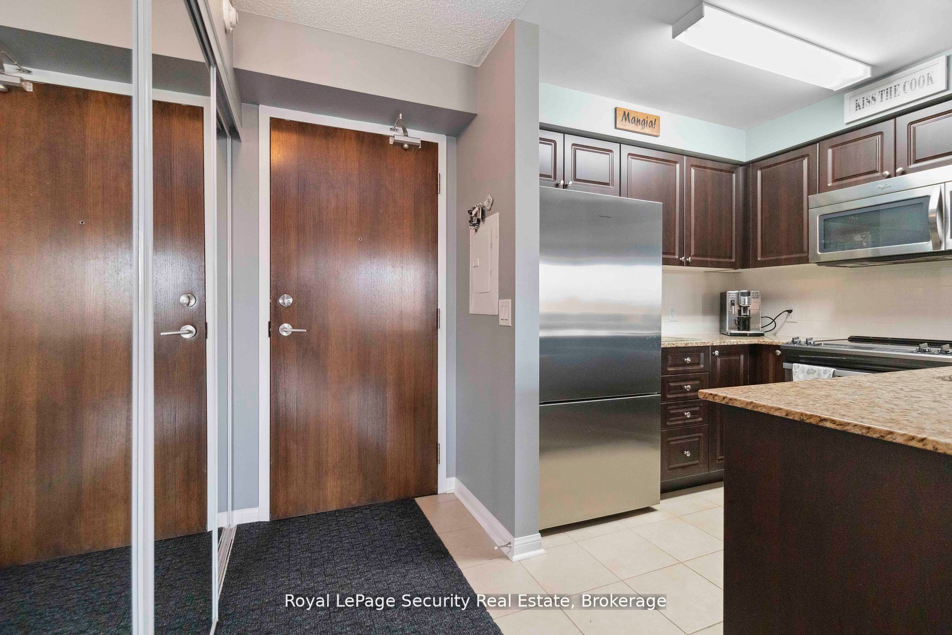 50 Via Rosedale Way 210, Brampton, ON L6R 3Z7