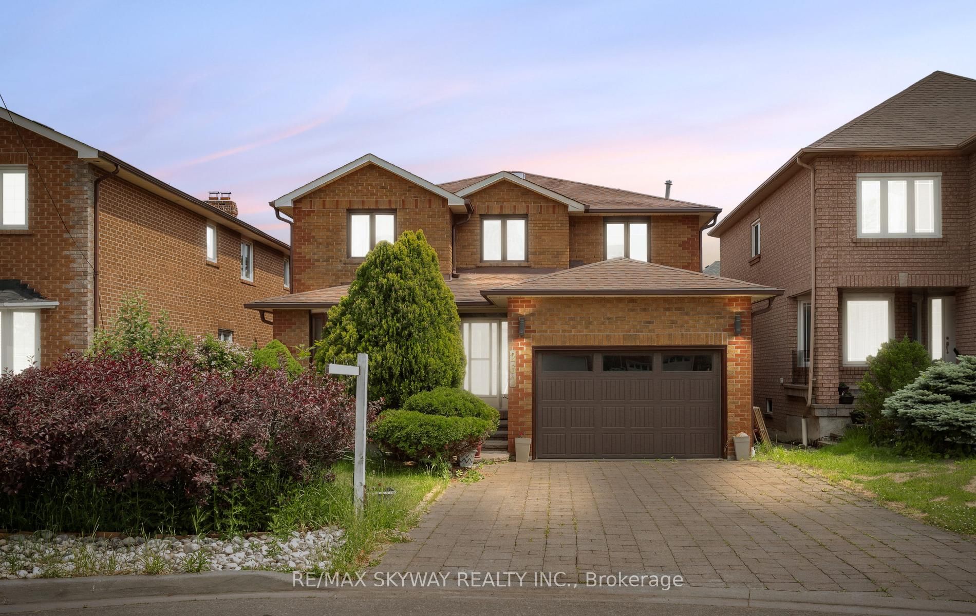 262 Boxmoor Place, Mississauga, ON L5B 3L4