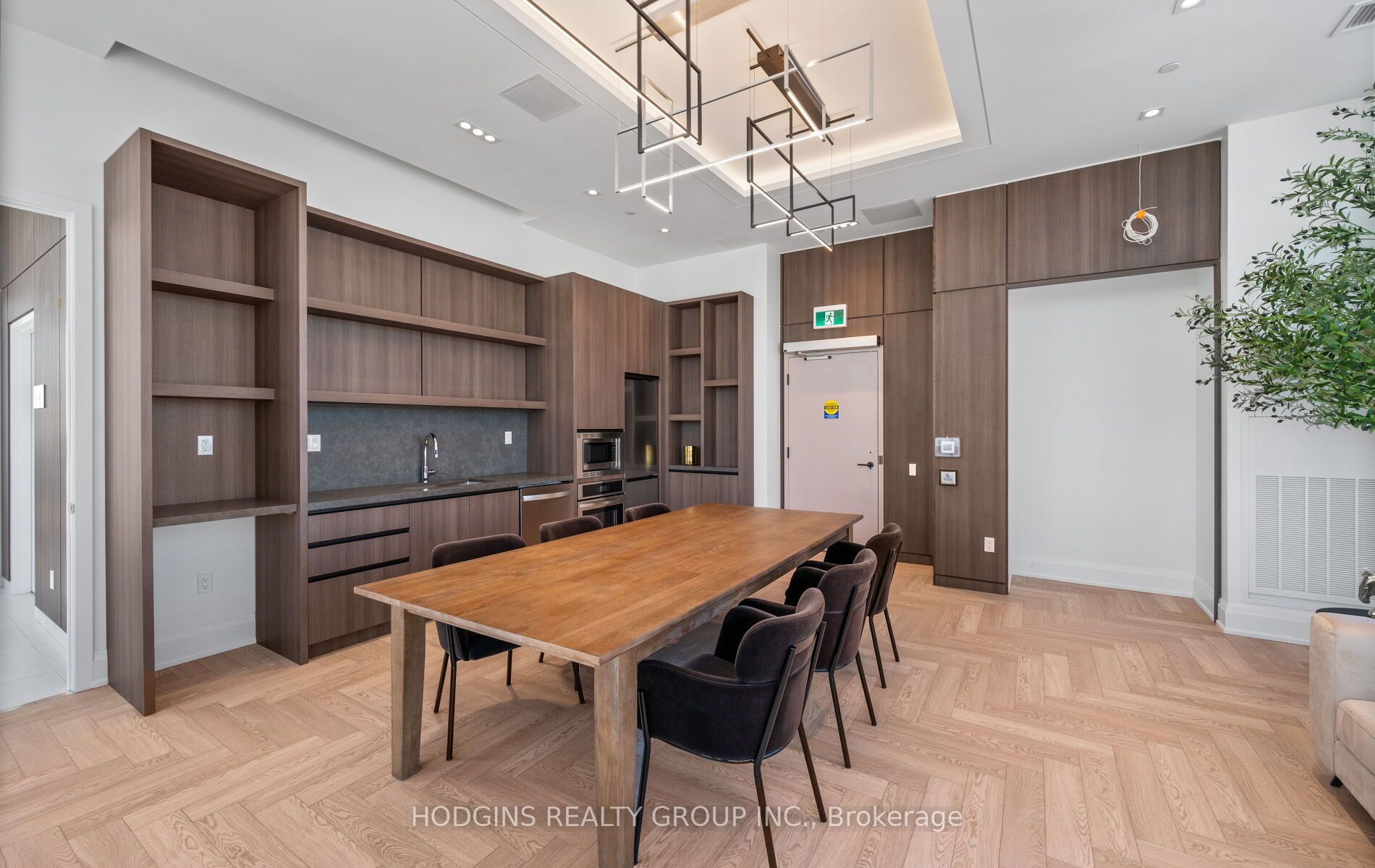 1035 Southdown Road UPH2007, Mississauga, ON L5J 0A2