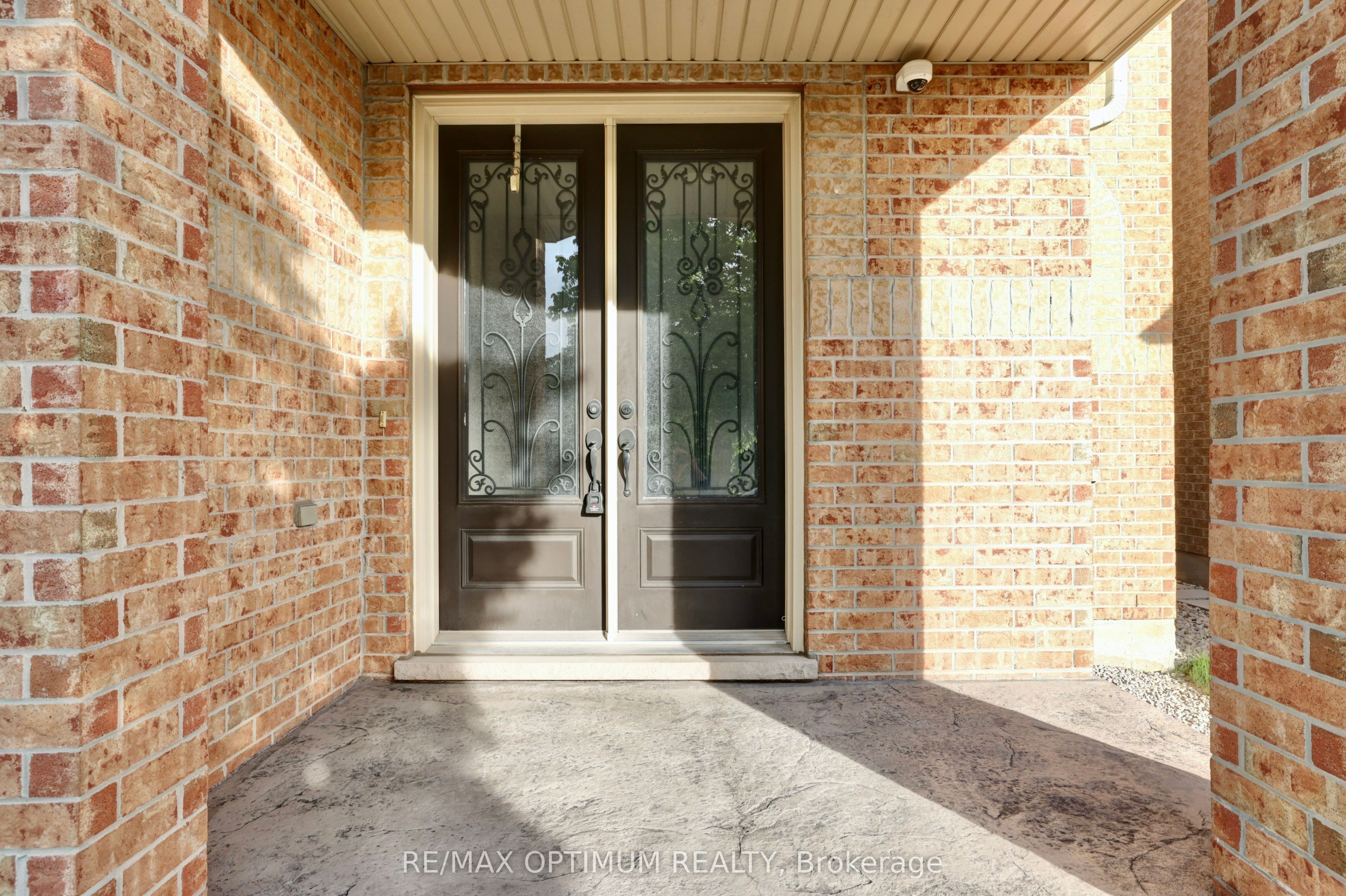 29 Legendary Circle, Brampton, ON L6Y 0R9