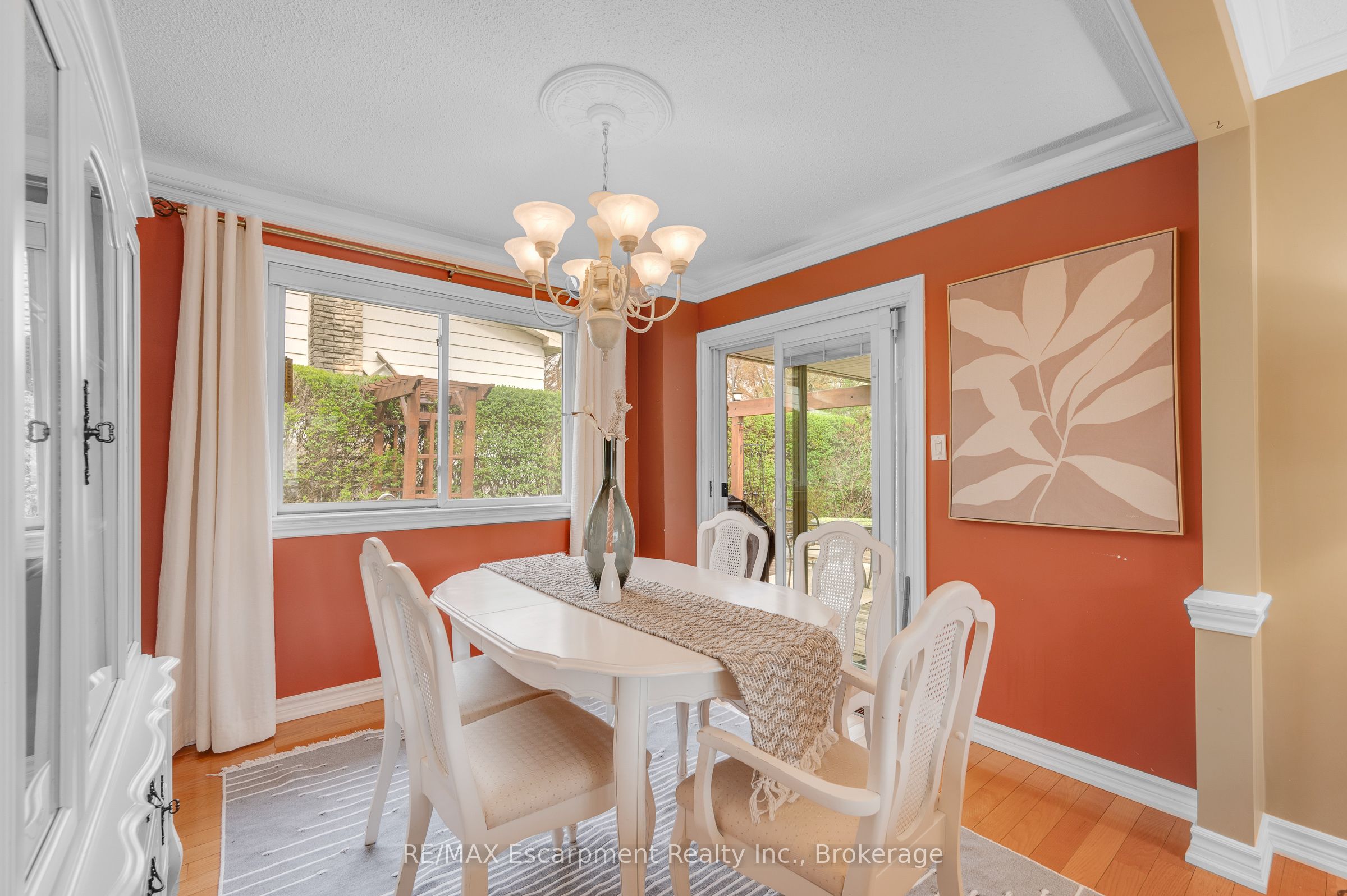 4271 Longmoor Drive, Burlington, ON L7L 5A4