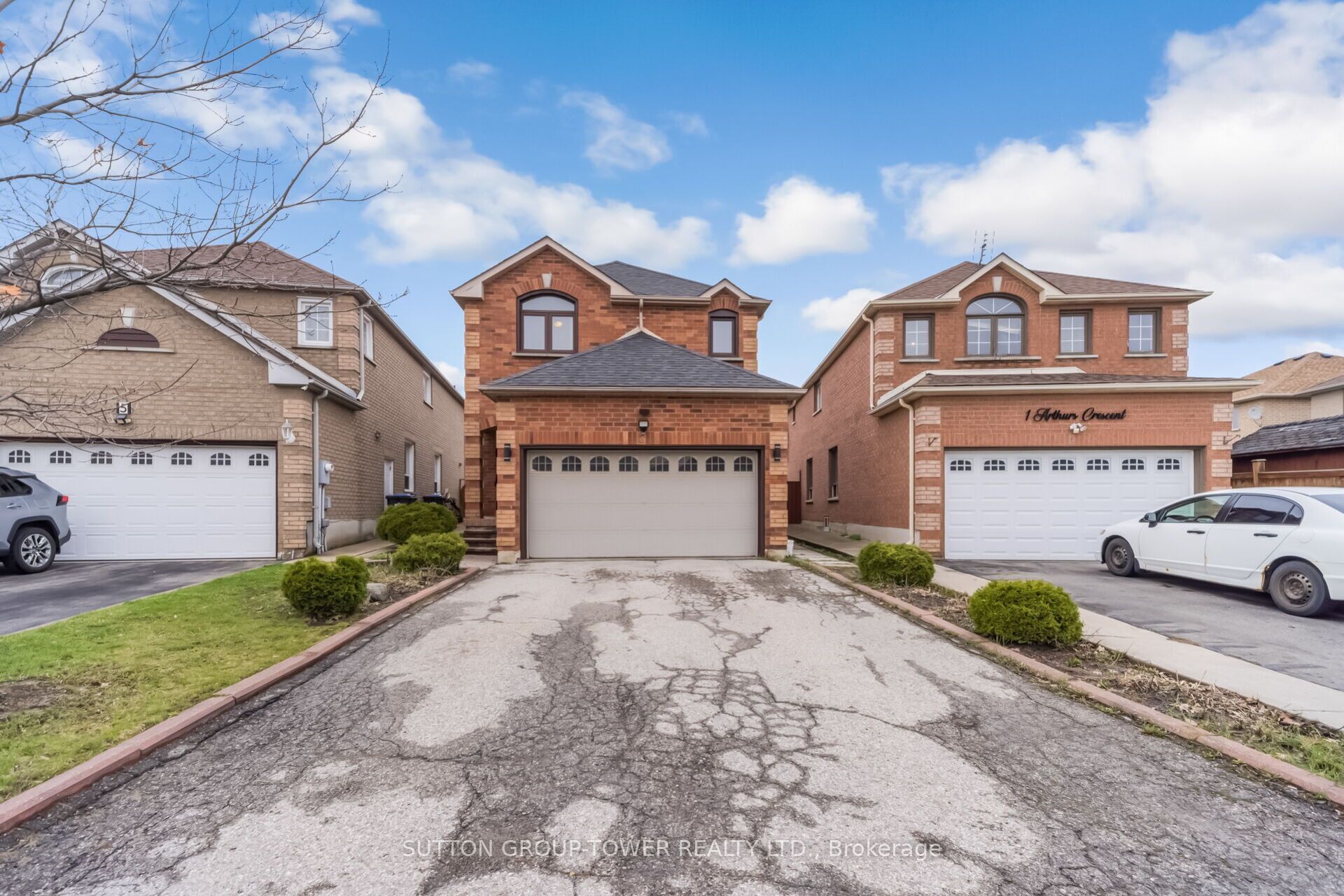 3 Arthurs Crescent, Brampton, ON L6Y 4Y5