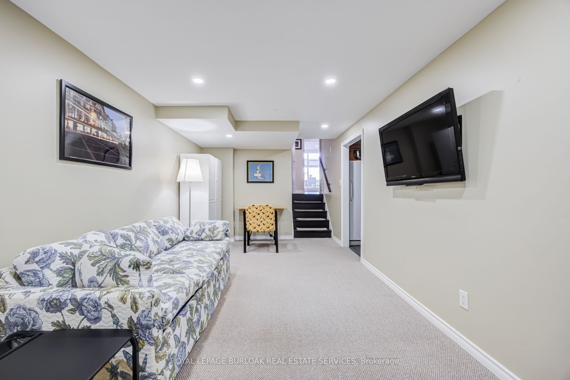 2348 Malcolm Crescent, Burlington, ON L7P 4H4