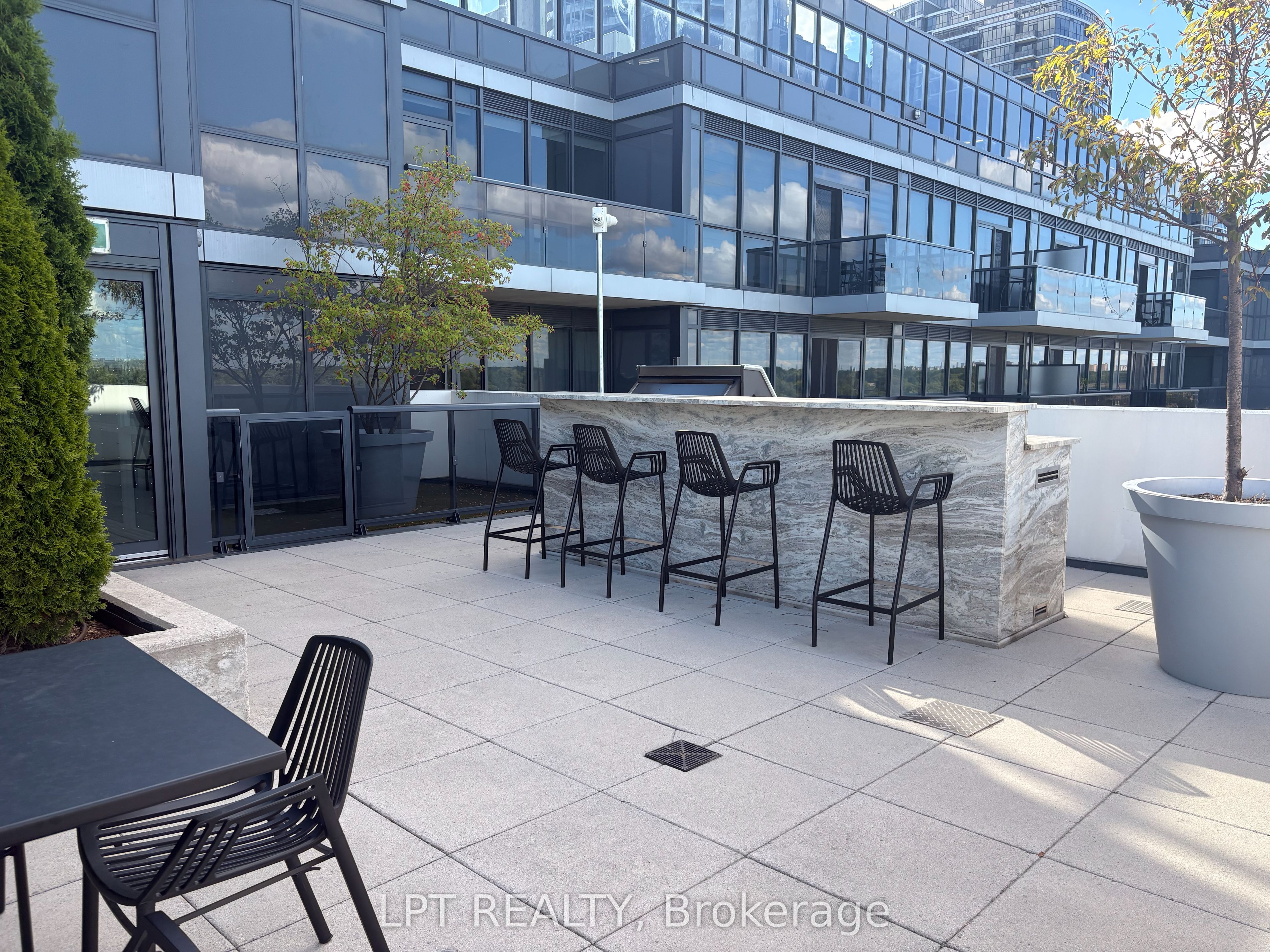 10 Gibbs Road 709, Toronto, ON M9B 0E2