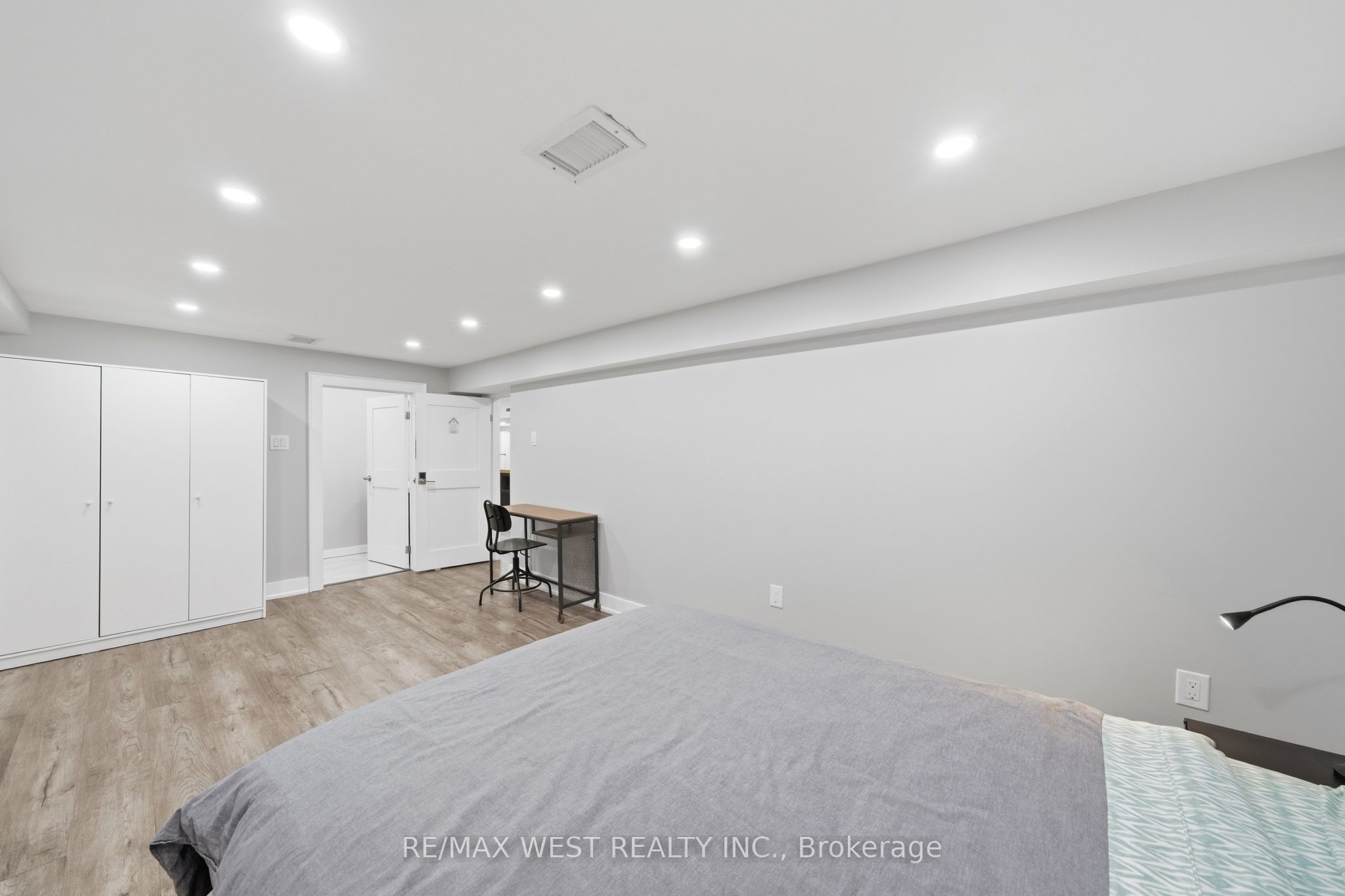 104 Great Oak Drive, Toronto, ON M9A 1N5