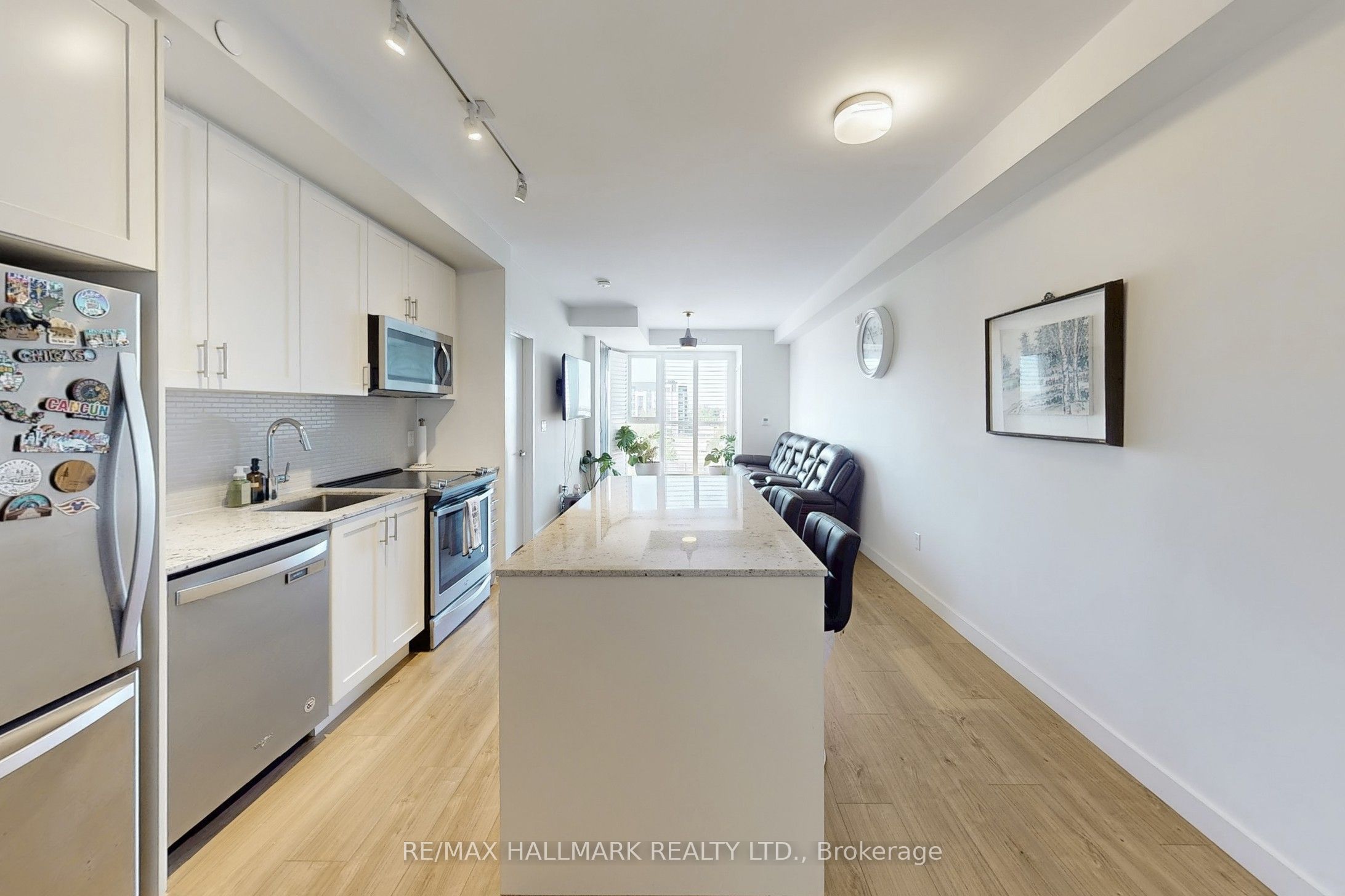 150 Sabina Drive 416, Oakville, ON L6H 7C3