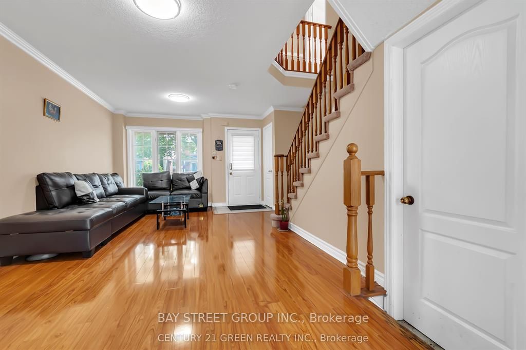 9 Flatlands Way, Brampton, ON L6R 2B5