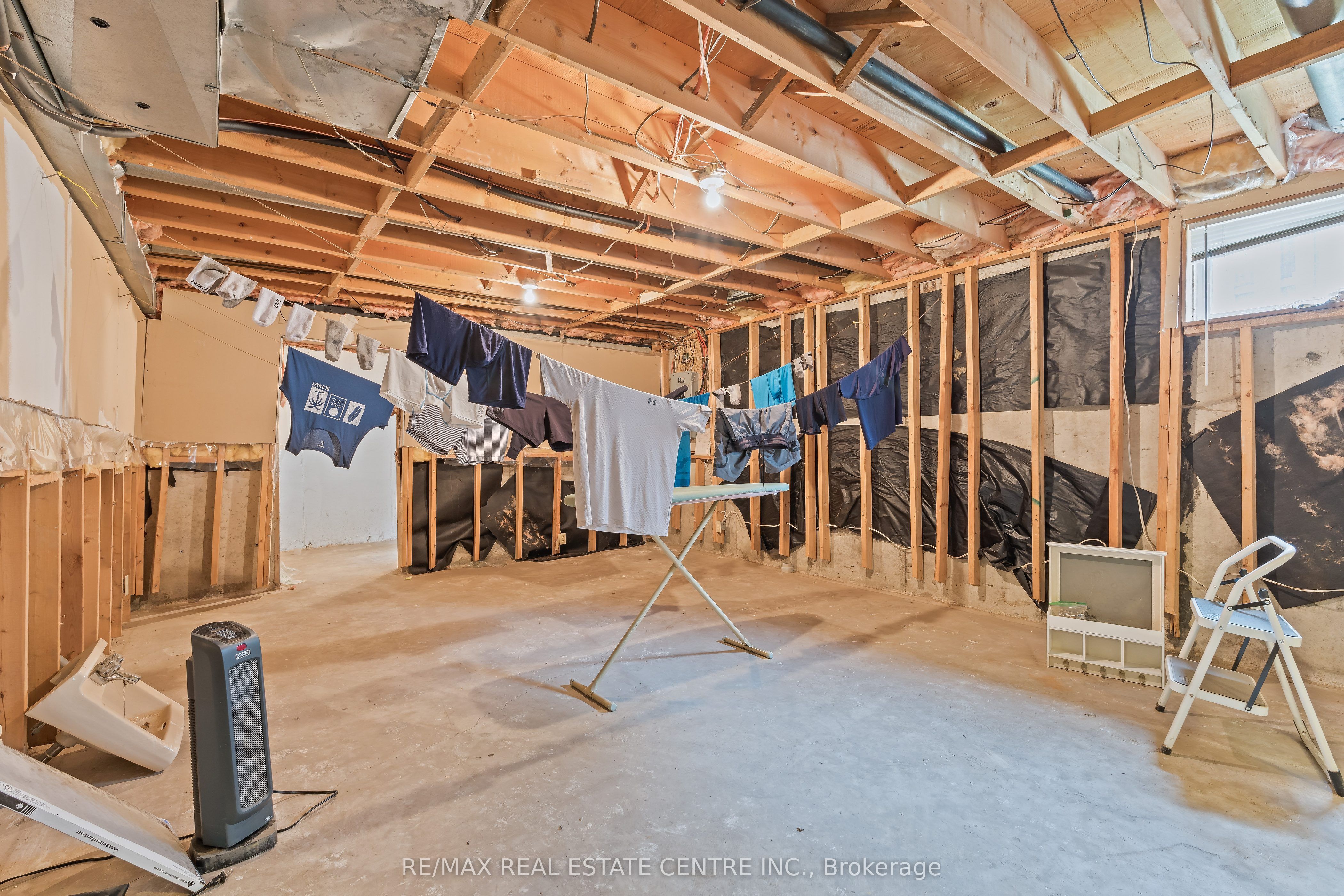 49 Hull Street, Mississauga, ON L4T 1C4