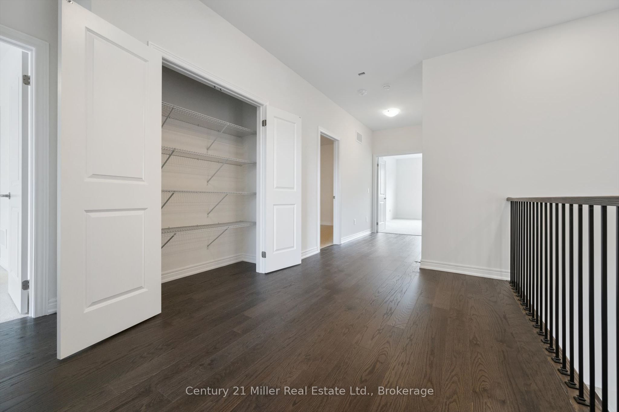 3262 Millicent Avenue, Oakville, ON L6H 0V8