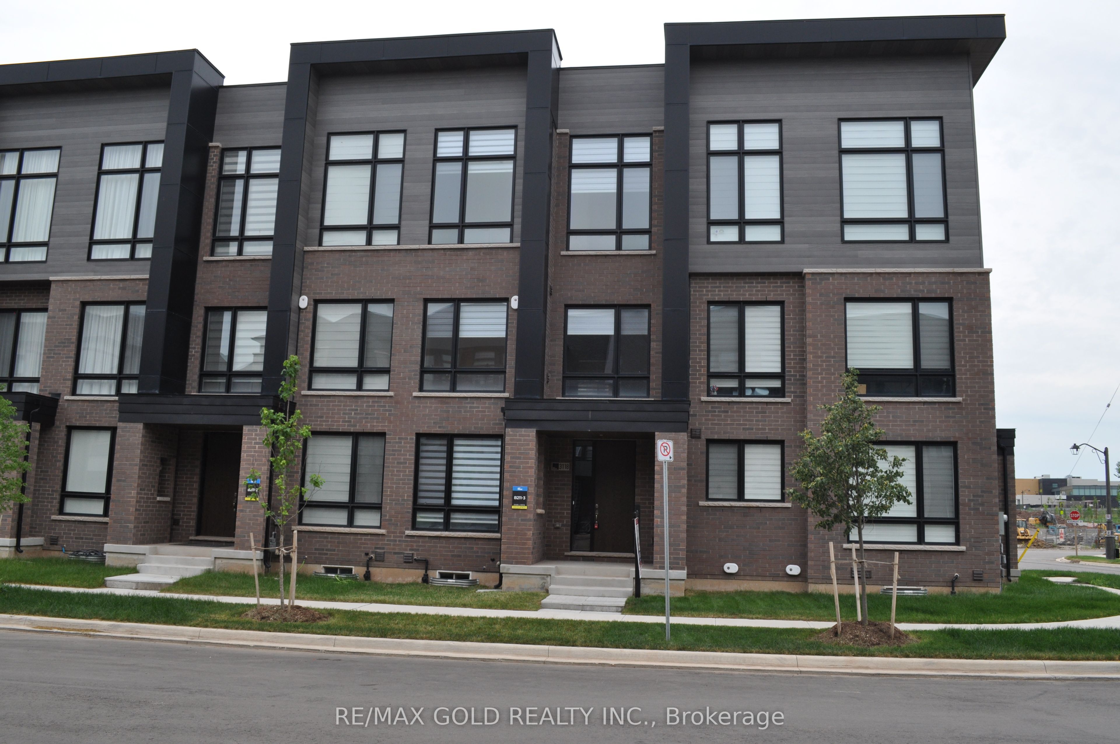 3118 Perkins Way N, Oakville, ON L6H 7Z5