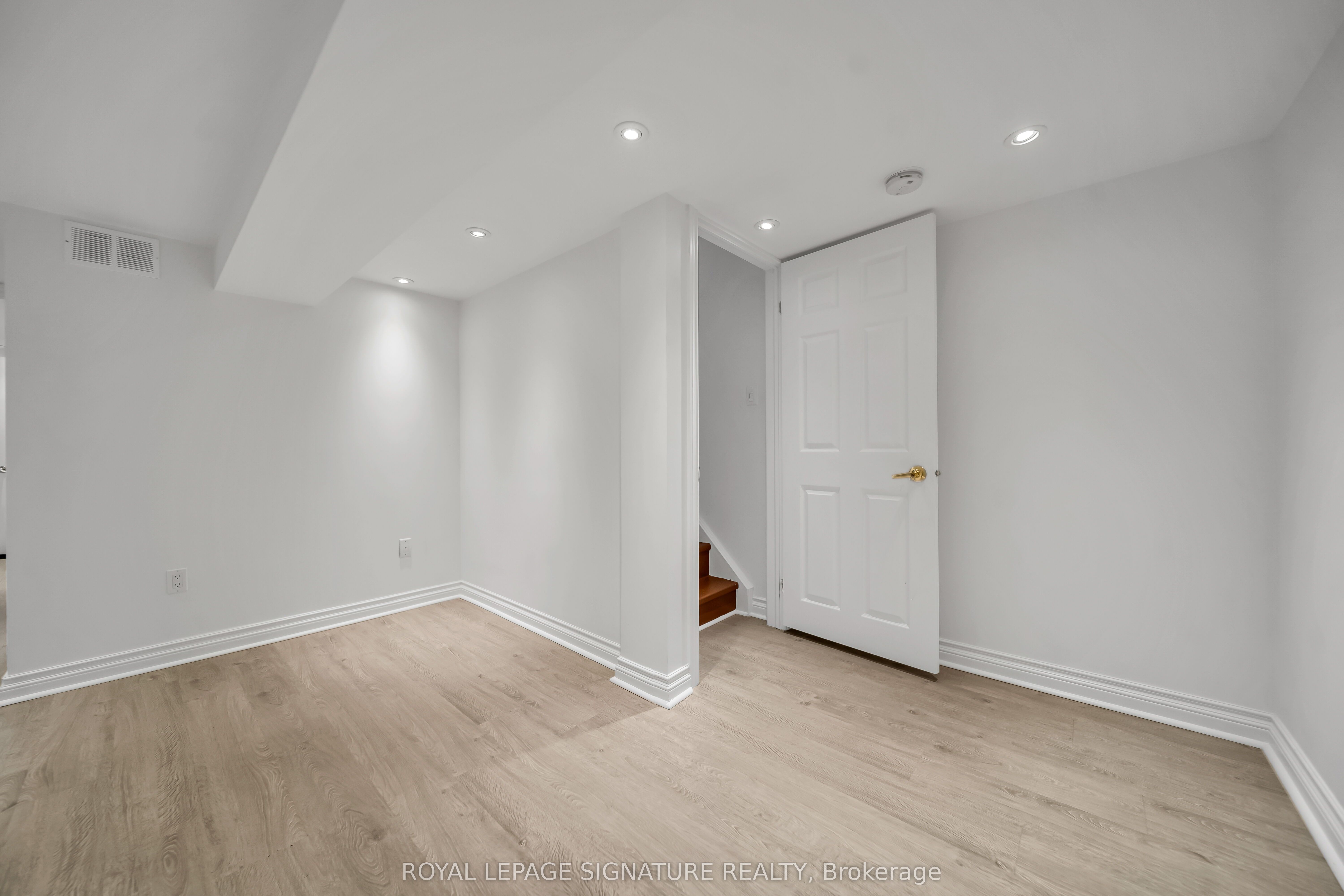 2479 Grindstone Court, Mississauga, ON L5L 3K8