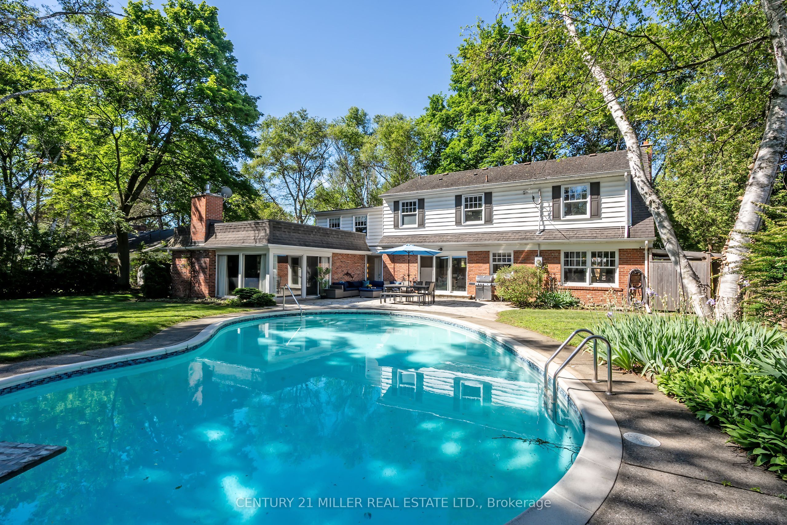 161 Dornie Road, Oakville, ON L6J 4N7