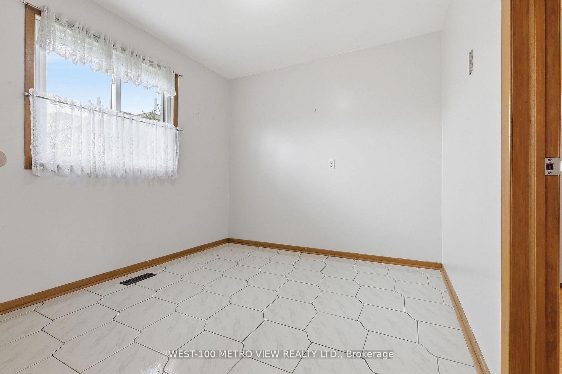 3099 Bentworth Drive, Burlington, ON L7M 1V9