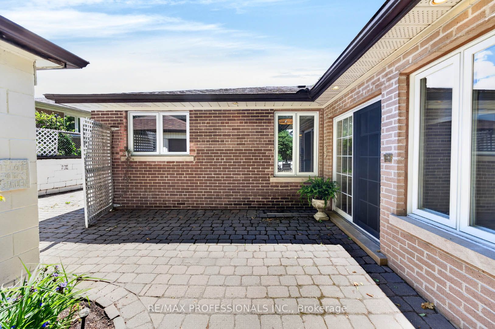 26 Bratty Road, Toronto, ON M3J 1A9