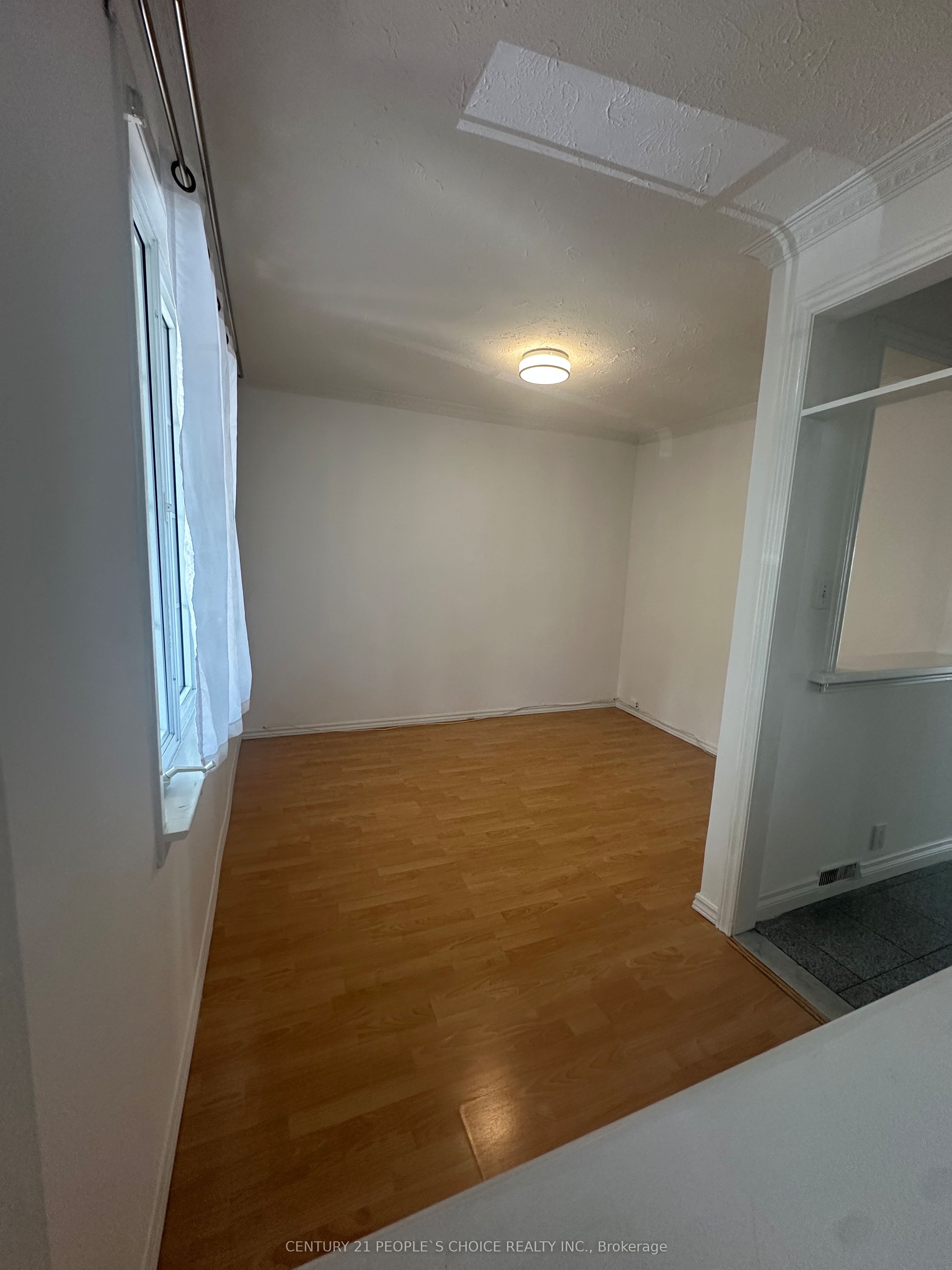 98 Chambers Avenue, Toronto, ON M6N 3M2