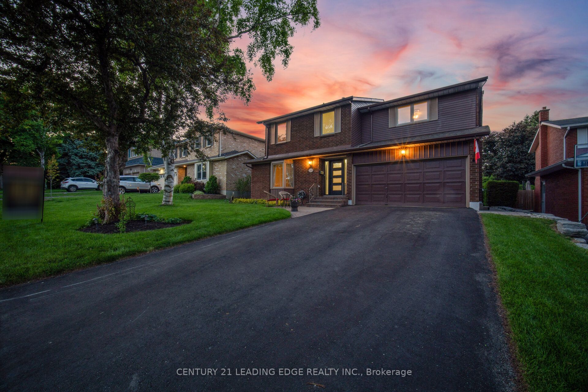 2203 Previn Court, Burlington, ON L7P 4J3